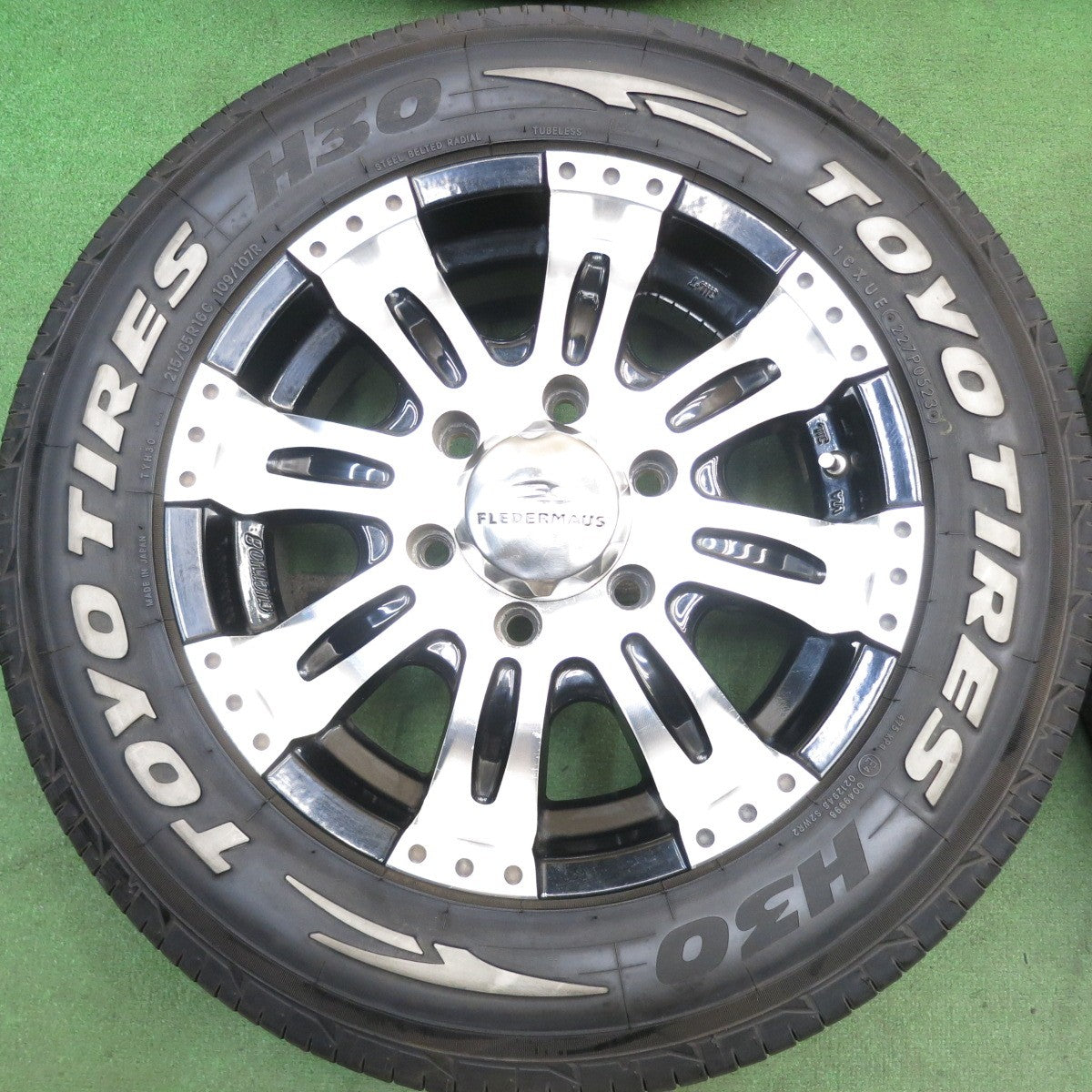 バリ溝！23年！9.5分◎FLEDERMAUS CUERVO8 215/65R16 トーヨー H20 H30 ホワイトレター フレーダーマウス クエルボ8 16インチ PCD139.7/6H◎6072503HAノ