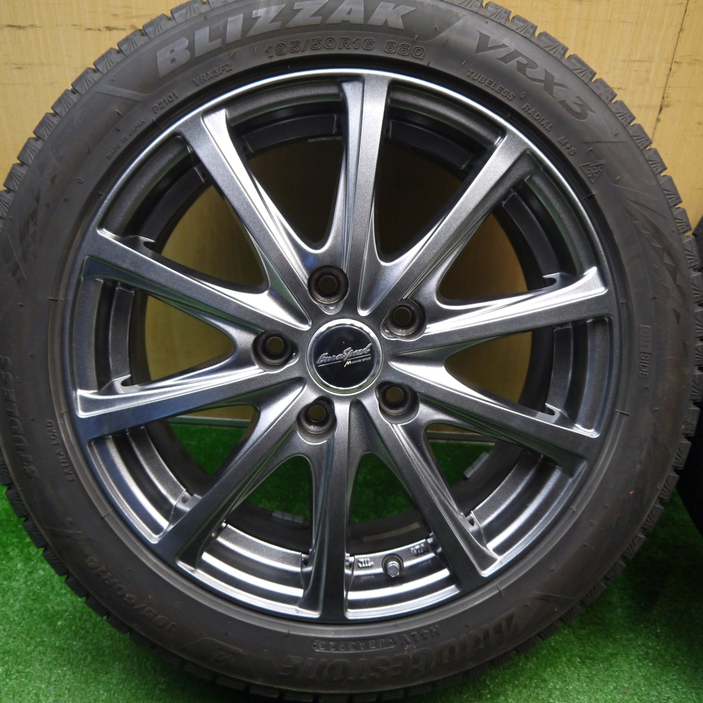 バリ溝！23年！キレイ！9.5分★スタッドレス 195/50R16 ブリヂストン ブリザック VRX3 EuroSpeed MANARAY SPORT マナレイ スポーツ 16インチ PCD114.3/5H★5120304Hス