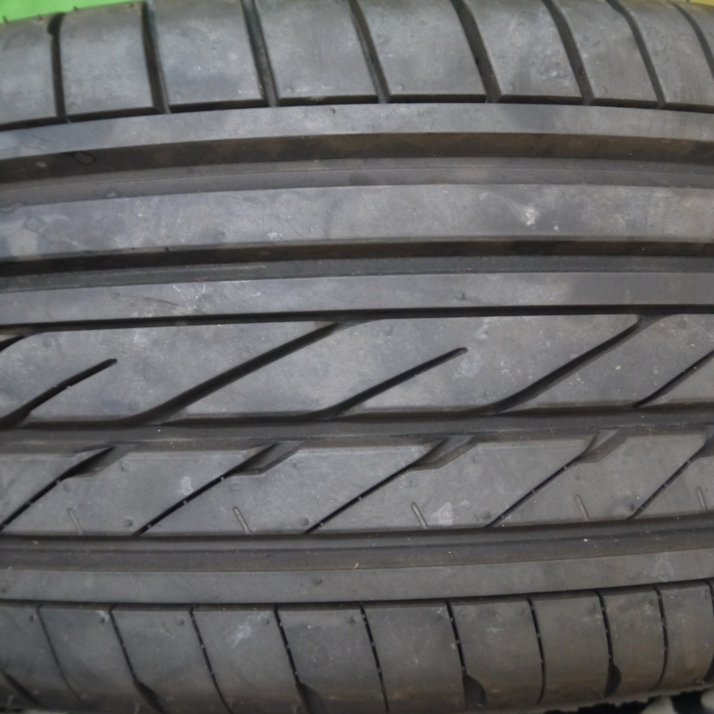 [送料無料] 新車外し！21年★215/60R17C 109/107R グッドイヤー イーグル #1 ナスカー ホワイトレター 17インチ ハイエース キャラバン等★4111503Hノタ