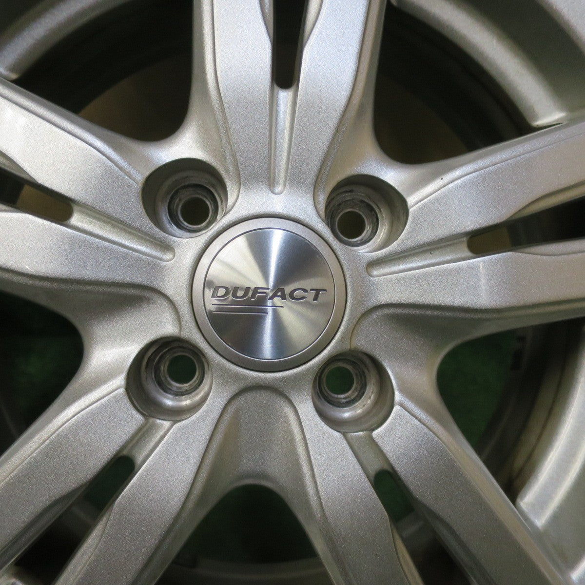 超バリ溝！キレイ！ほぼ10分★スタッドレス 175/65R14 グッドイヤー アイスナビ6 DUFACT デュファクト 14インチ PCD100/4H★5071906イス