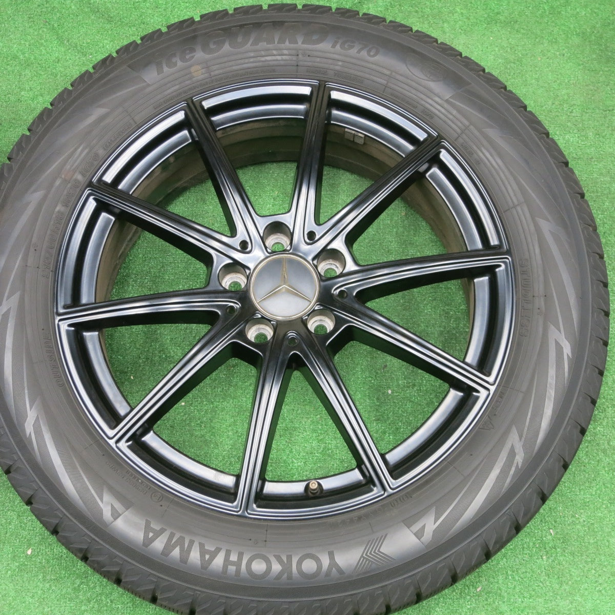 バリ溝！9.5分以上★ベンツ X247 GLBクラス 純正 215/60R18 スタッドレス ヨコハマ アイスガード iG70 18インチ PCD112/5H★6013102NKス