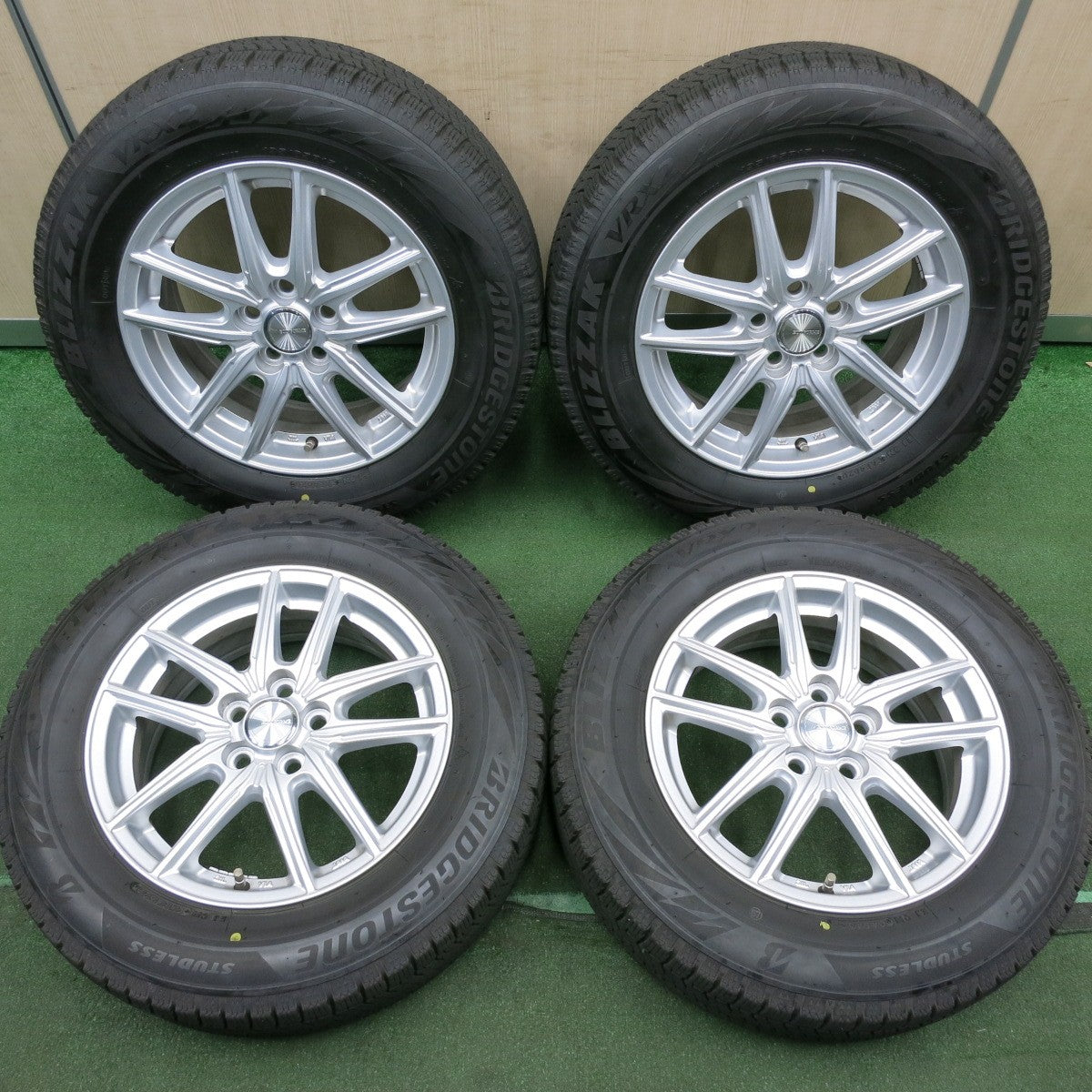 *送料無料* 4本価格！20年★スタッドレス 195/65R15 ブリヂストン ブリザック VRX2 ECO FORME エコフォルム 15インチ PCD100/5H★4051004HAス