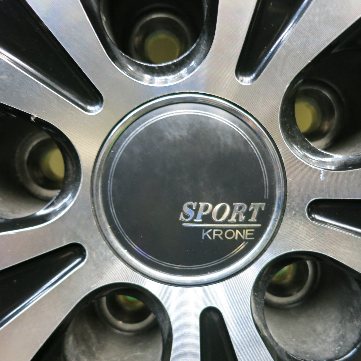 バリ溝！23年！9.5分◎スタッドレス 235/60R18 ブリヂストン ブリザック DM-V3 SPORT KRONE スポルト クローネ 18インチ PCD114.3/5H◎6083001HAス