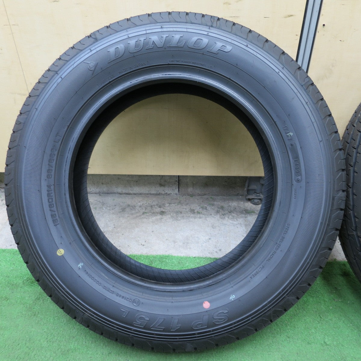 新車外し！25年★155/80R14 88/86S ダンロップ SP175L タイヤ 14インチ プロボックス サクシード 等★6032702NGノタ