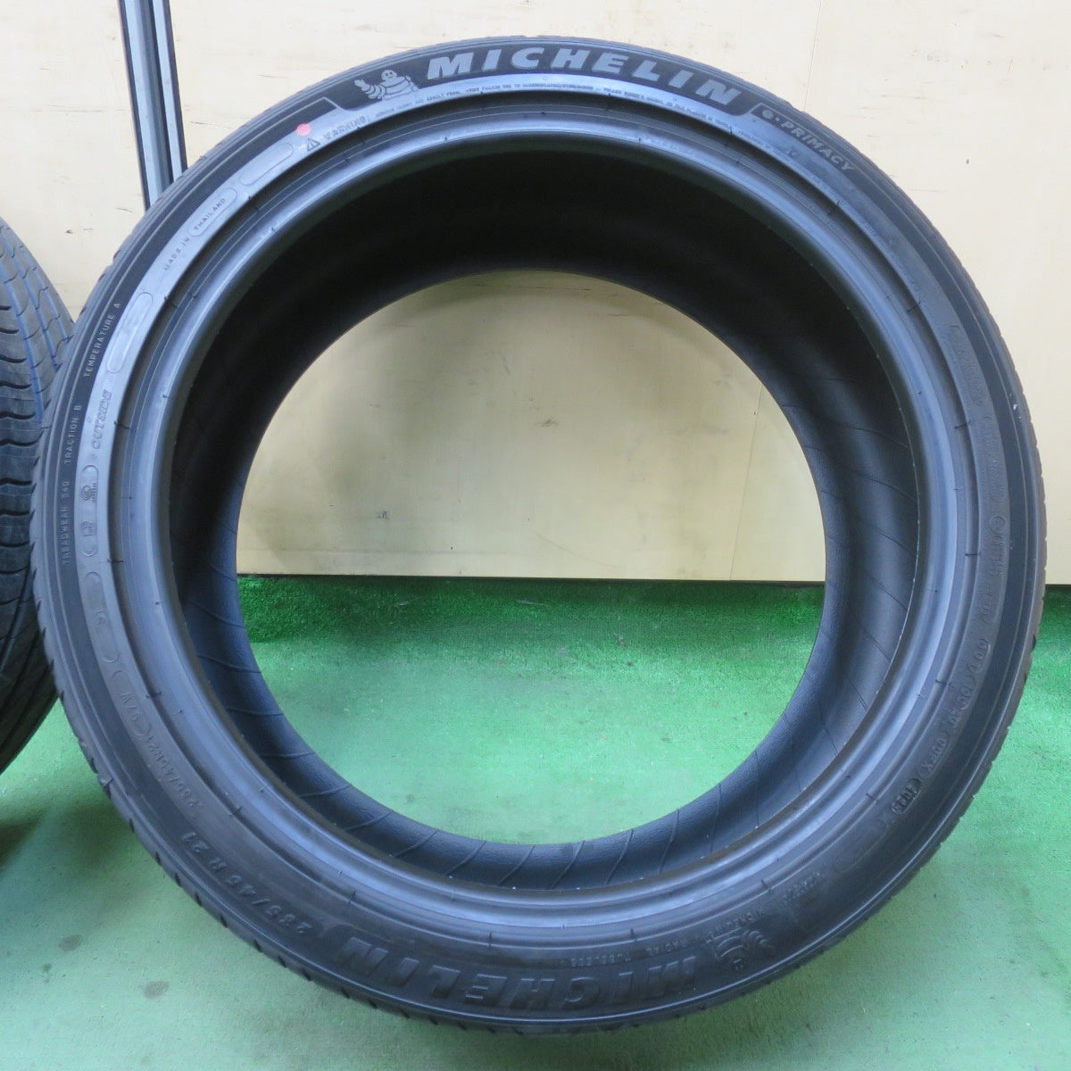 新車外し！25年★235/45R21 ミシュラン e・PRIMACY eプライマシー タイヤ 21インチ クラウン スポーツ 等★6012707イノタ