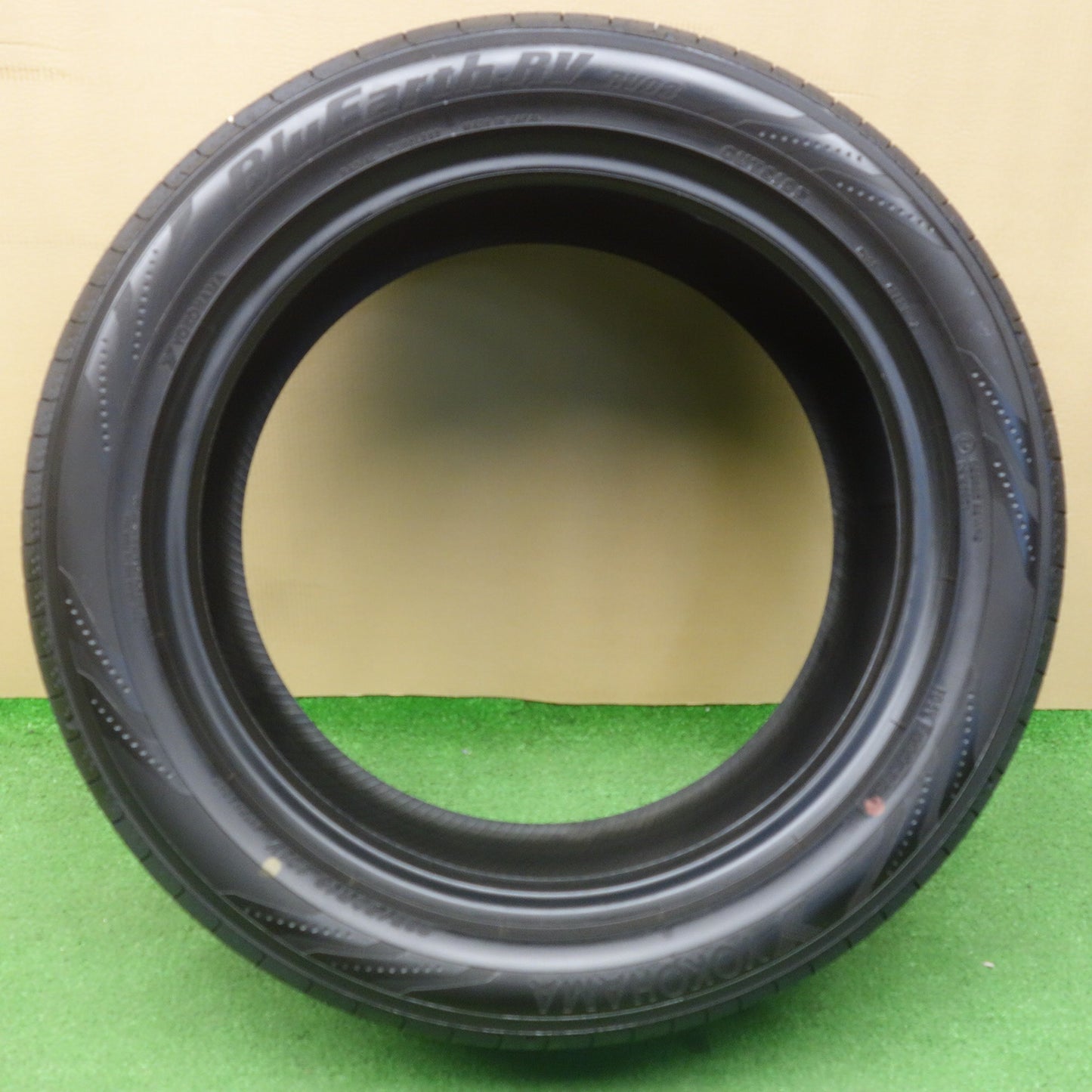 バリ溝！24年！9.5分以上！1本★235/50R18 ヨコハマ BluEarth-RV RV03 ブルーアース 18インチ タイヤ アルファード ヴェルファイア 等★6032503KTノタ