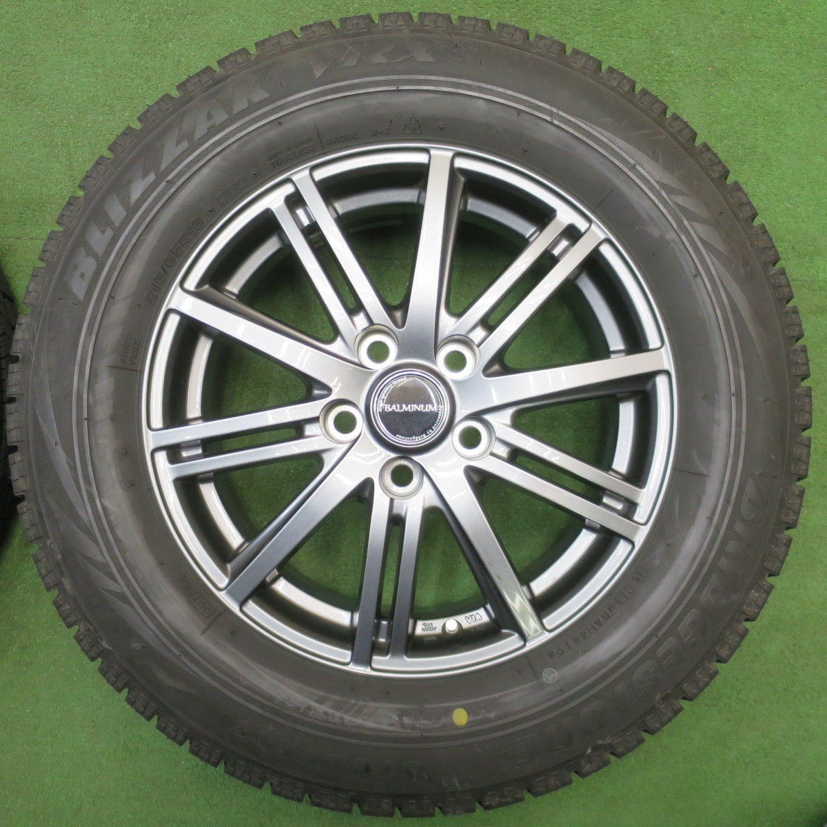 バリ溝！キレイ！ほぼ10分★スタッドレス 215/65R16 ブリヂストン ブリザック VRX BALMINUM BR10 バルミナ 16インチ PCD114.3/5H★6021008NJス