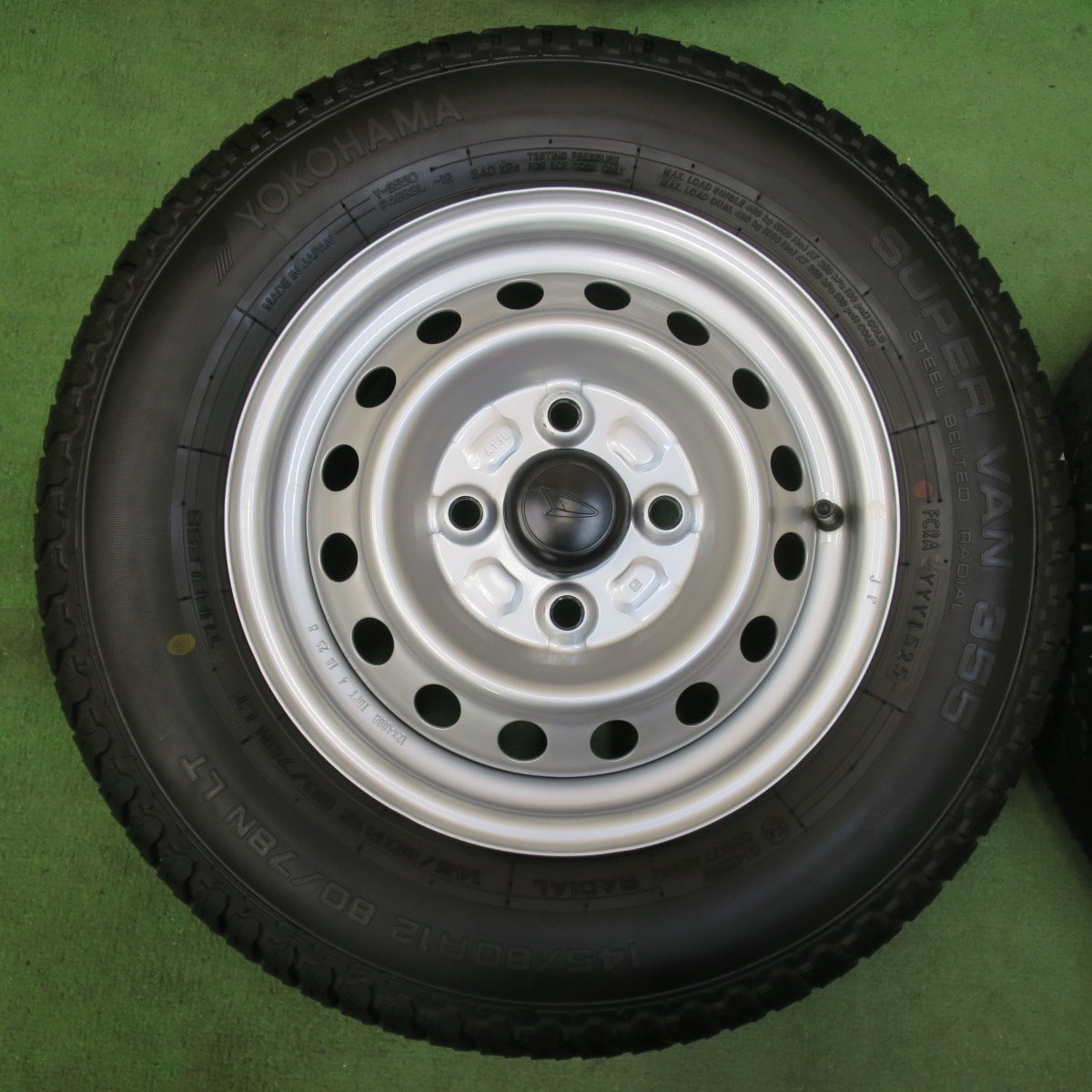 バリ溝！25年！キレイ！9.5分以上★ダイハツ ハイゼット アトレー 等 純正 スチール 145/80R12 80/78N ヨコハマ SUPER VAN 355 12インチ PCD100/4H★5120516イノ