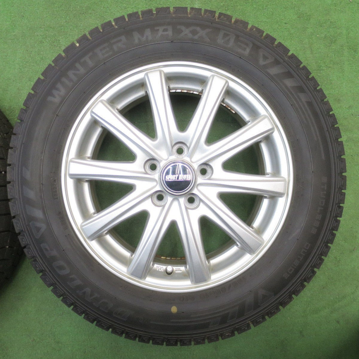 バリ溝！22年！9.5分★プリウス 等 195/65R15 スタッドレス ダンロップ ウインターマックス03 SPORT RUOTA 15インチ PCD100/5H★6032703NJス