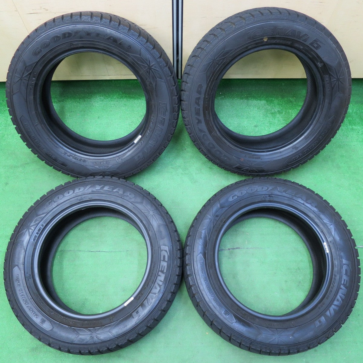 *送料無料* バリ溝！8.5分★スタッドレス 205/65R16 グッドイヤー アイスナビ6 タイヤ 16インチ エスティマ セレナ ヤリスクロス等★4061003イスタ