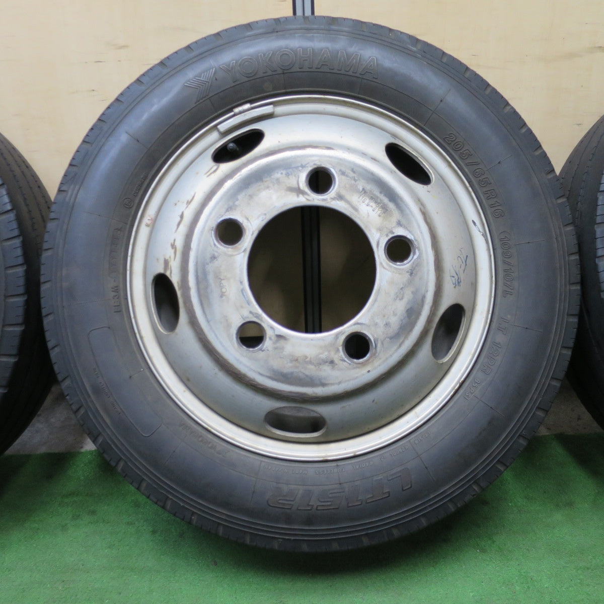 バリ溝！8.5分！6本★トラック 205/65R16 109/107L 12PR ヨコハマ LT151R TOPY スチール ホイール 116.5-8TC 16インチ PCD203.2/5H★6040801ナノ