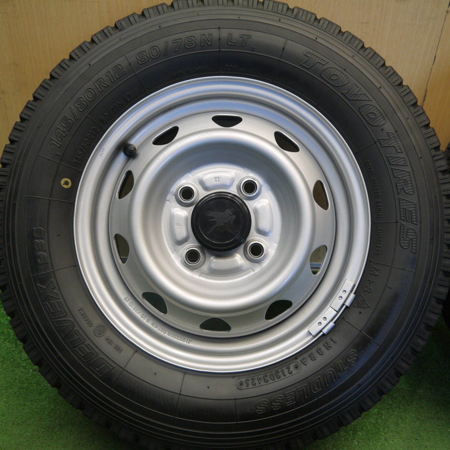 バリ溝！25年！キレイ！9.5分以上◎スタッドレス 145/80R12 80/78N トーヨー デルベックス 935 スチール ホイール 12インチ PCD100/4H◎6071401Hス