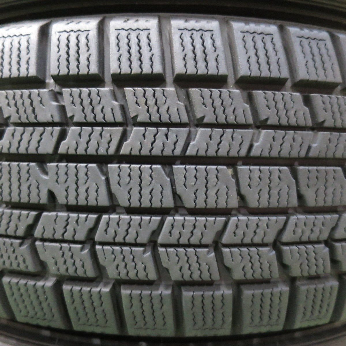 バリ溝！キレイ！9.5分★スタッドレス 195/65R15 ダンロップ DSX-2 VELVA ヴェルヴァ 15インチ PCD114.3/5H★5021103イス