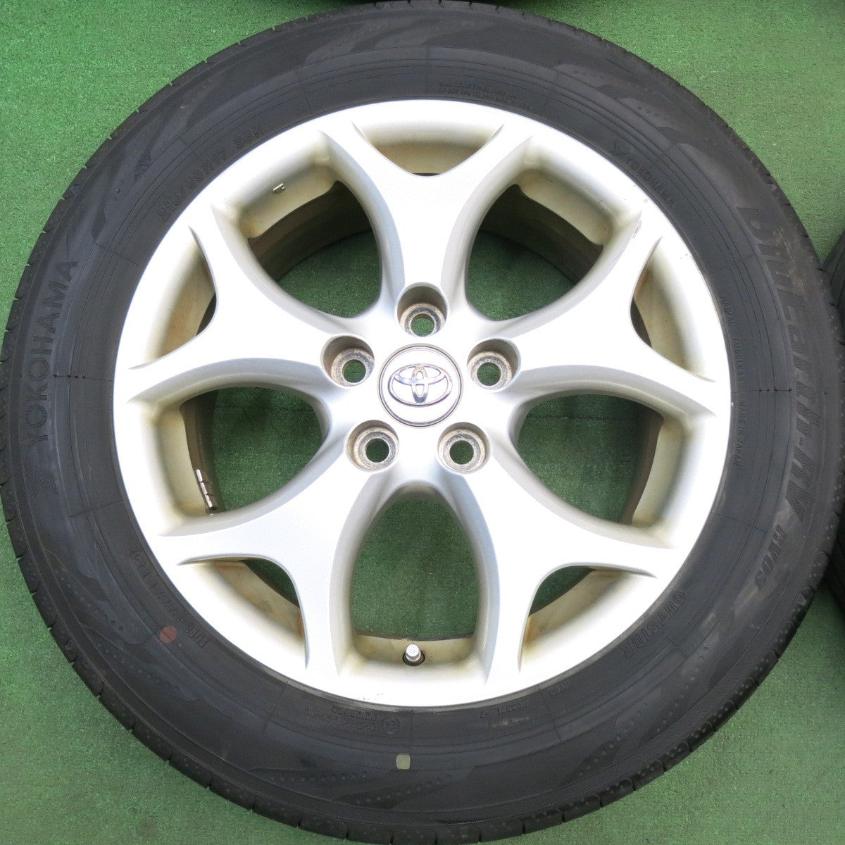 バリ溝！24年！9分★トヨタ 50系 エスティマ 純正 215/60R17 ヨコハマ BluEarth-RV RV03 ブルーアース 17インチ PCD114.3/5H★6032302HAノ