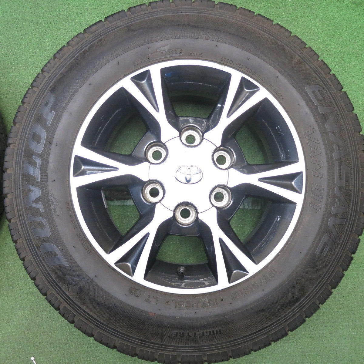 バリ溝！9.5分◎トヨタ 200系 ハイエース 純正 OP 195/80R15 107/105L ダンロップ エナセーブ VAN01 15インチ PCD139.7/6H◎6100306HAノ