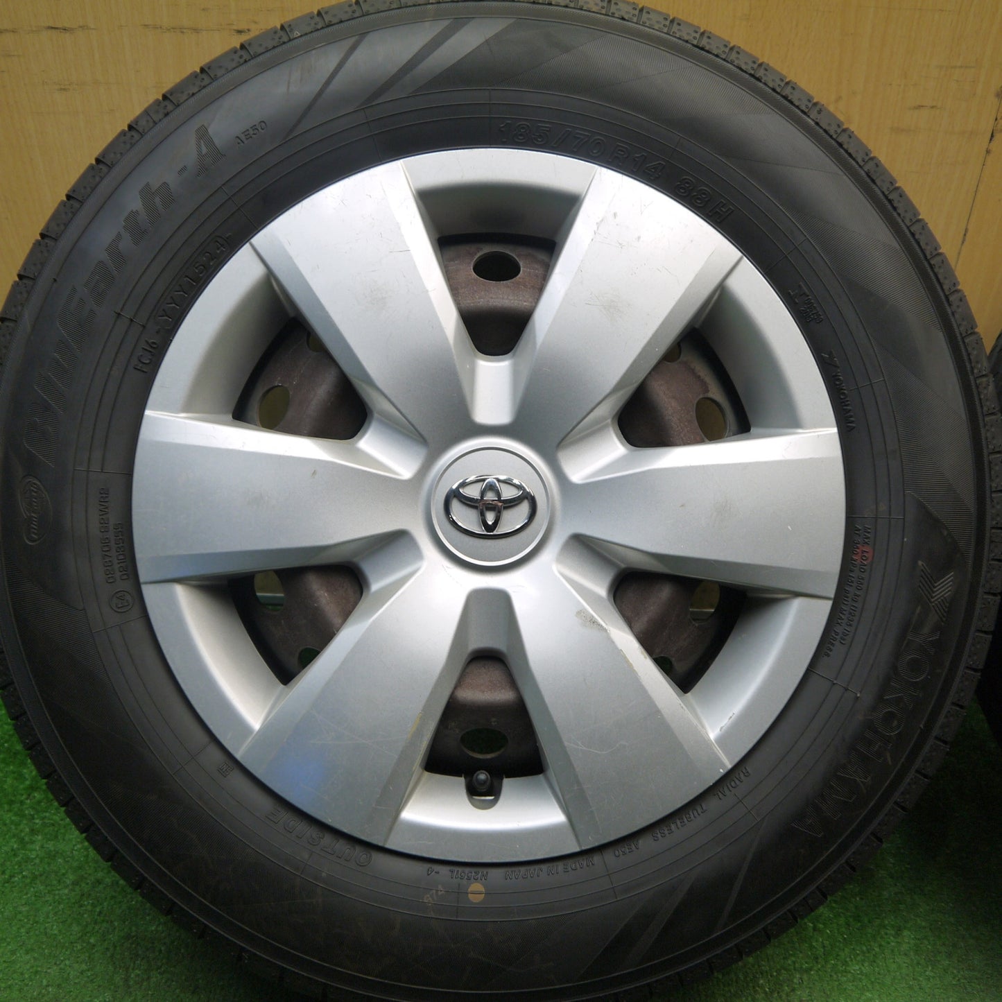 超バリ溝！24年！ほぼ10分★トヨタ カローラ アクシオ 純正 スチール 185/70R14 ヨコハマ BluEarth-A AE50 14インチ ブルーアース PCD100/4H★6022002Hノ