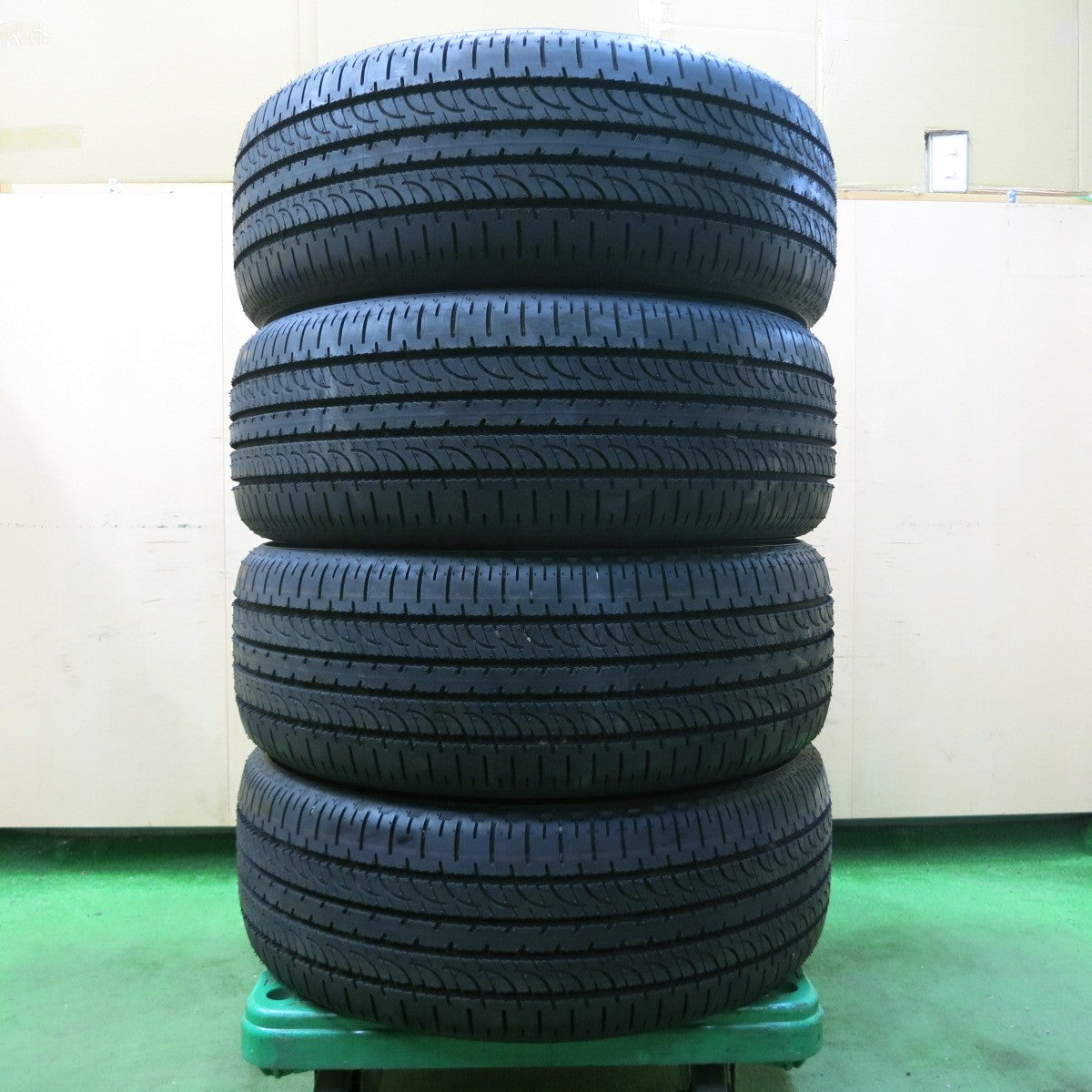 [送料無料] 新車外し！24年★225/55R18 ヨコハマ ジオランダー SUV G055 タイヤ 18インチ デリカ D:5 アウトランダー 等★4123001イノタ