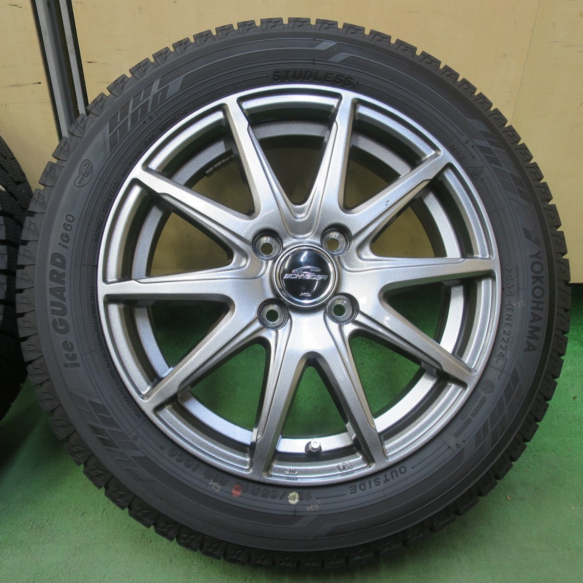 バリ溝！24年！キレイ！ほぼ10分◎スタッドレス 165/65R15 ヨコハマ アイスガード iG60 SCHNEIDER MiD シュナイダー 15インチ 軽サイズ タフト ハスラー 等 PCD100/4H◎6061404イス