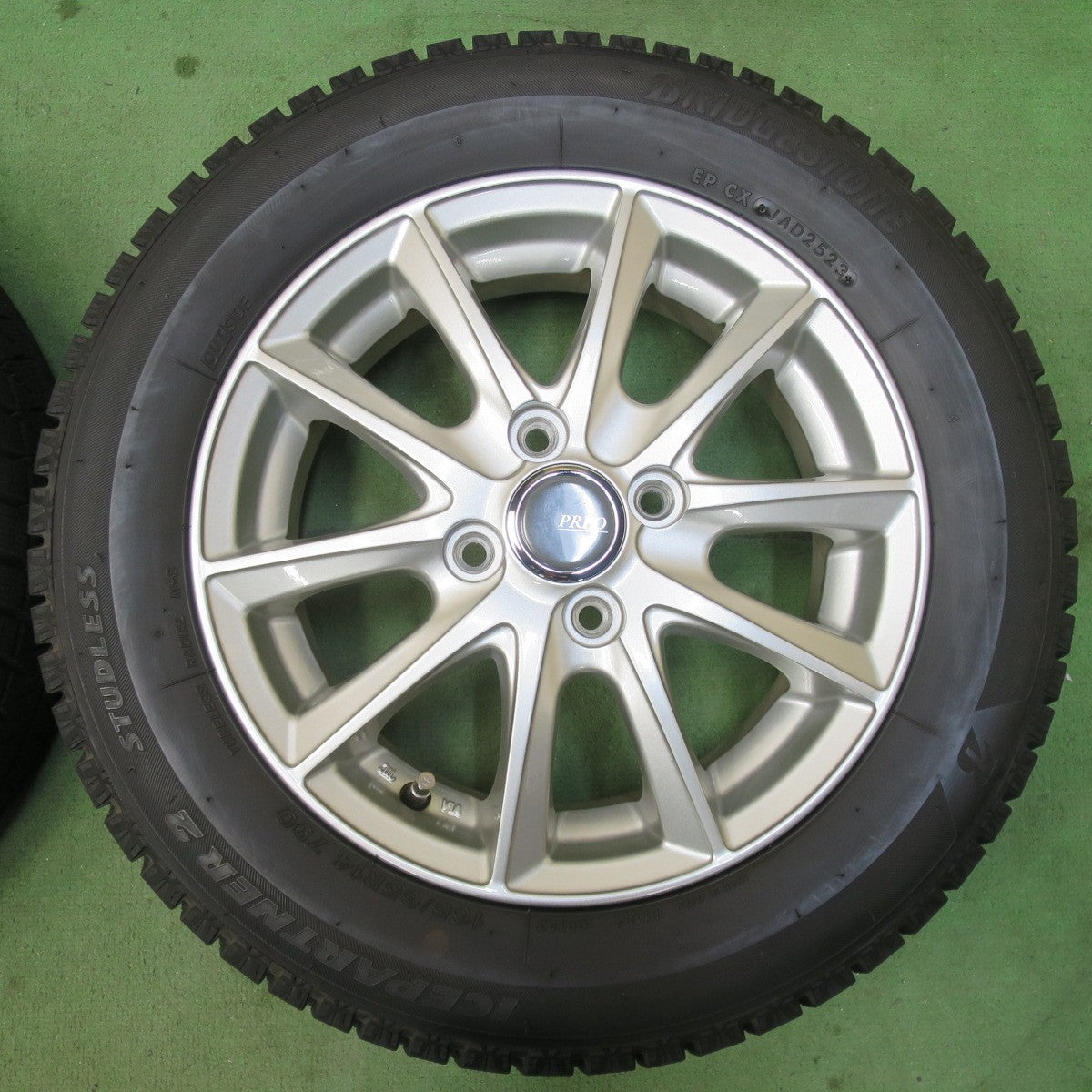 バリ溝！23年！キレイ！9.5分以上★スタッドレス 165/65R14 ブリヂストン アイスパートナー2 PREO プレオ 14インチ ソリオ ハスラー 等 PCD100/4H★5122706イス