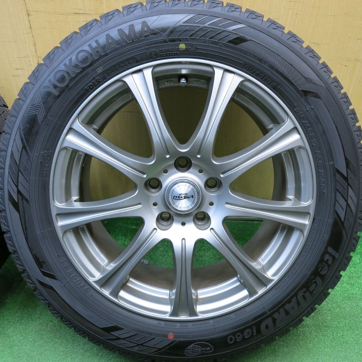 超バリ溝！キレイ！9.5分以上★スタッドレス 215/60R17 ヨコハマ アイスガード iG60 D.O.S. modica モディカ 17インチ PCD114.3/5H★6012904HAス