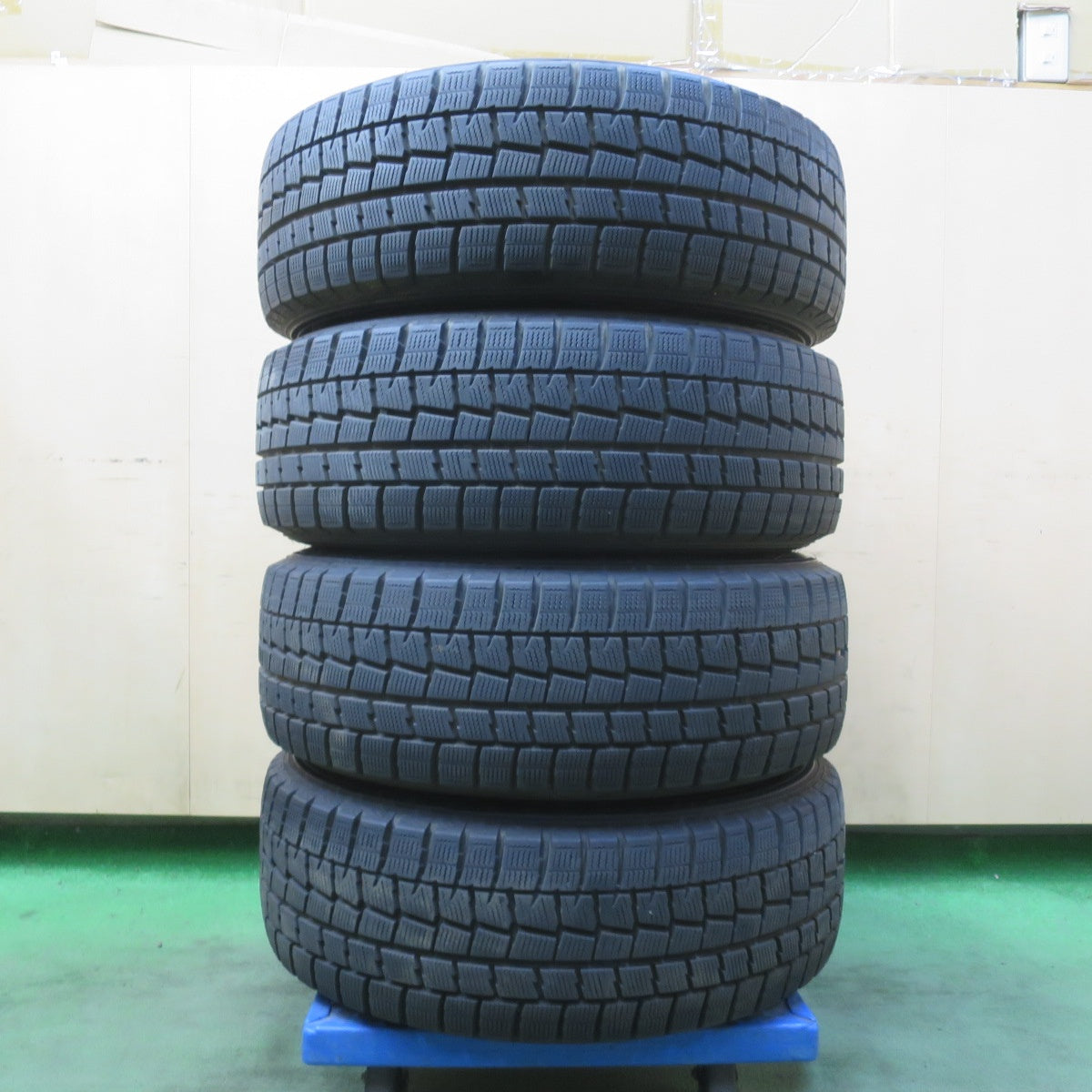 バリ溝！9分★トヨタ イプサム 純正 205/65R15 スタッドレス ダンロップ ウインターマックス WM01 15インチ PCD114.3/5H★6051008イス