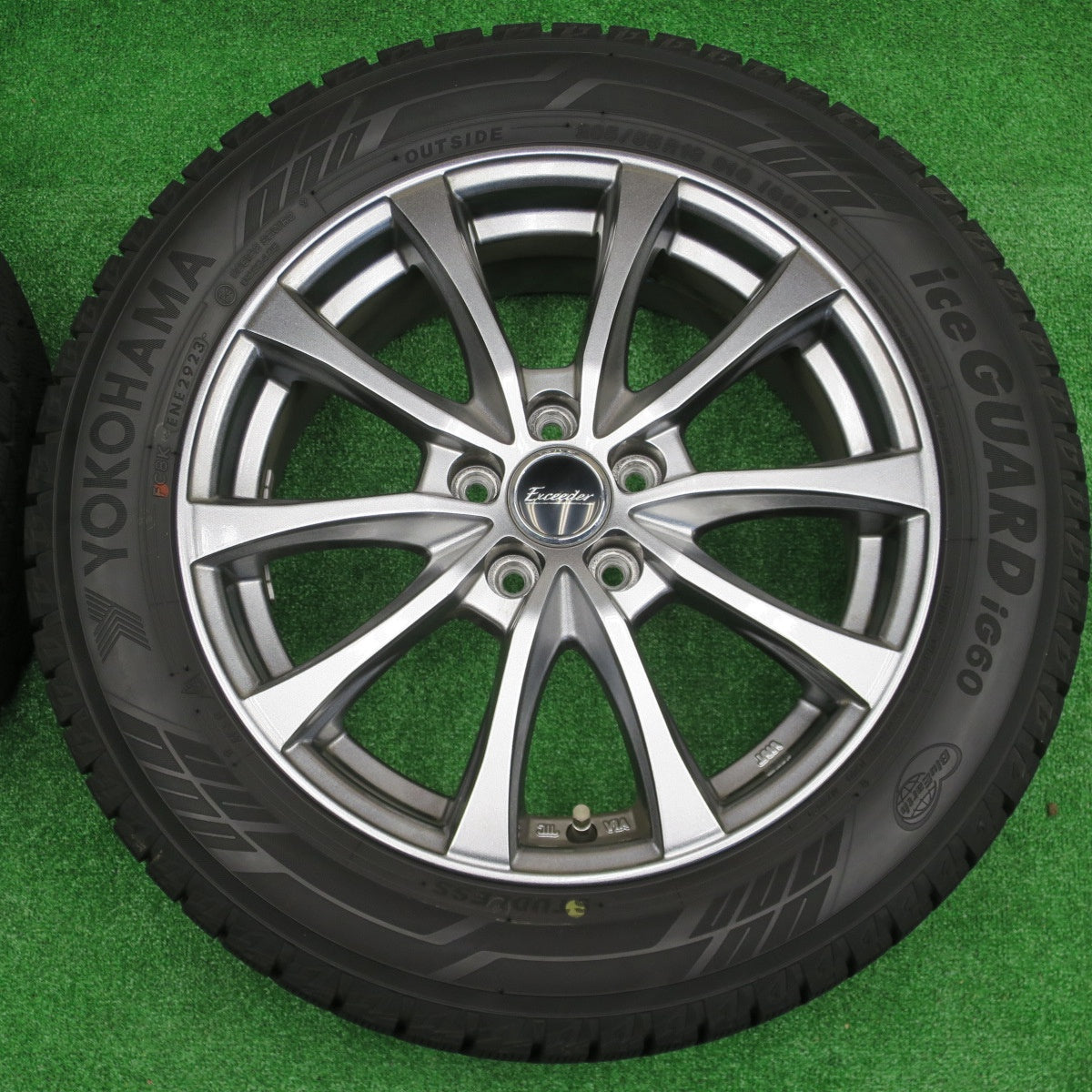 バリ溝！23年！キレイ！9.5分★86 BRZ 等 205/55R16 スタッドレス ヨコハマ アイスガード iG60 Exceeder エクシーダー 16インチ PCD100/5H★5112901NKス