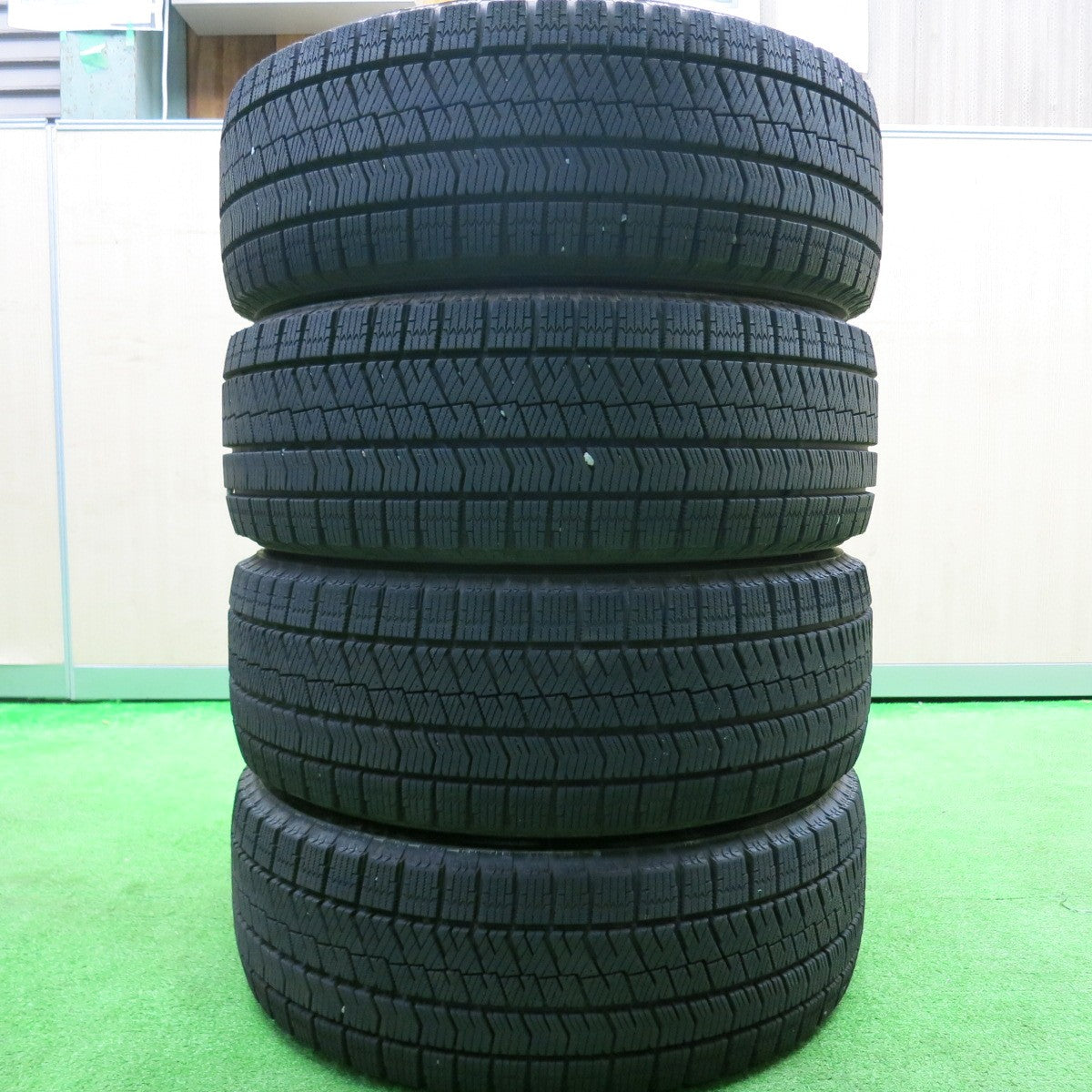 [送料無料] バリ溝！キレイ！9分★FIAT フィアット 500 純正 185/55R15 スタッドレス ブリヂストン ブリザック VRX2 15インチ PCD100/4H★4103102HAス