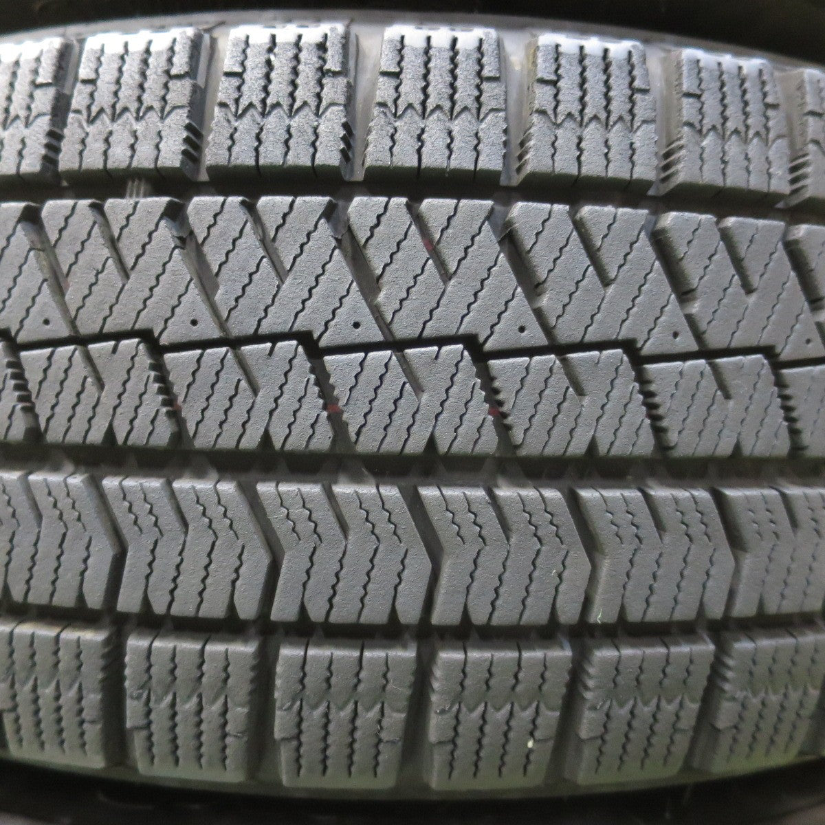 バリ溝！22年！キレイ！9分★スタッドレス 195/65R15 ブリヂストン ブリザック VRX2 VELVA SPORTZ ヴェルヴァ 15インチ PCD114.3/5H★6011610イス