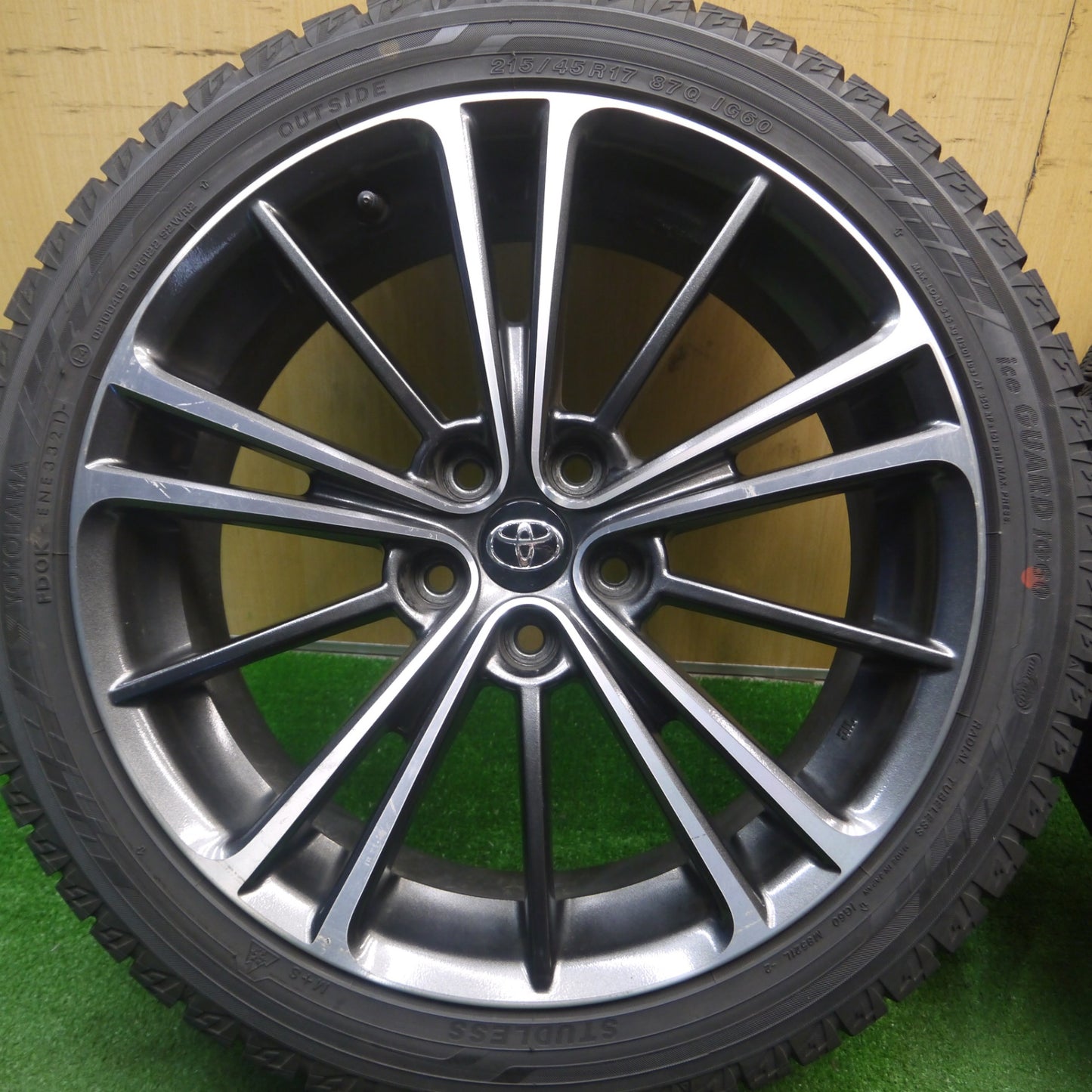 [送料無料] バリ溝！21年！9.5分★トヨタ ZN6 86 スバル BRZ 純正 215/45R17 スタッドレス ヨコハマ アイスガード iG60 17インチ PCD100/5H★5021708Hス