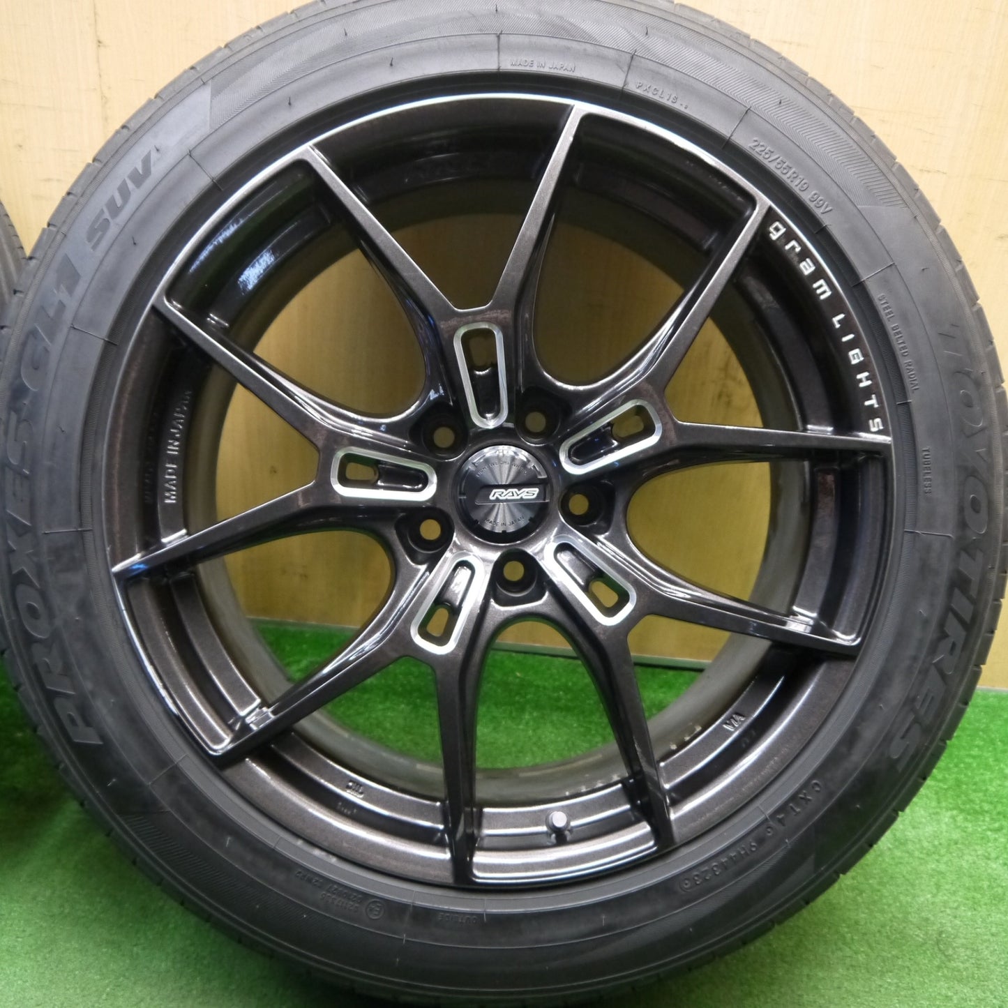 [送料無料] バリ溝！23年！キレイ！9.5分★RAYS gram LIGHTS GL-57FXZ 225/55R19 トーヨー プロクセス CL1 SUV 19インチ レイズ グラムライツ PCD114.3/5H★5032102Hノ