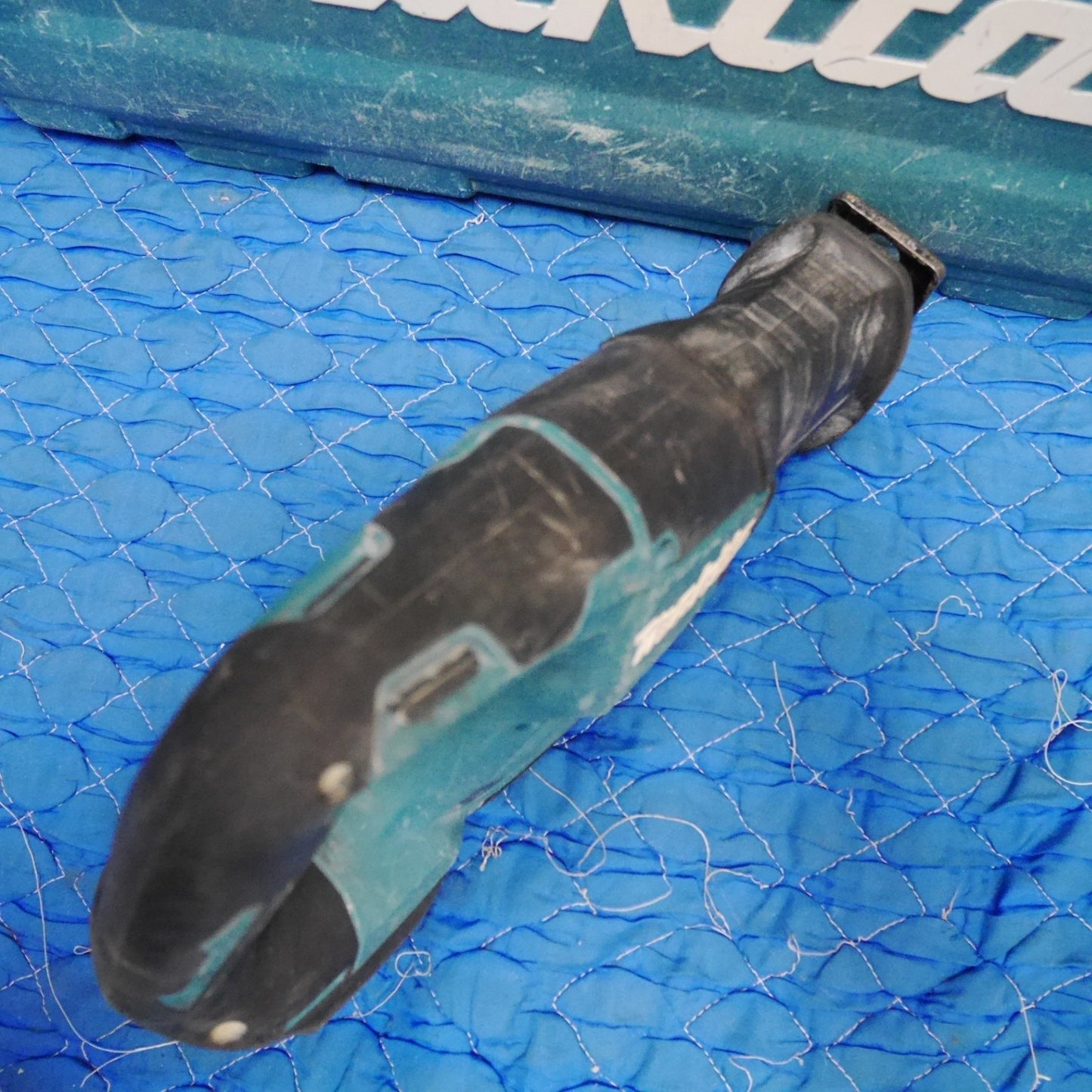 [送料無料] ☆マキタ 充電式 レシプロソー JR188D 電動 工具 切断機 セーバソー セーバーソー makita 本体のみ☆