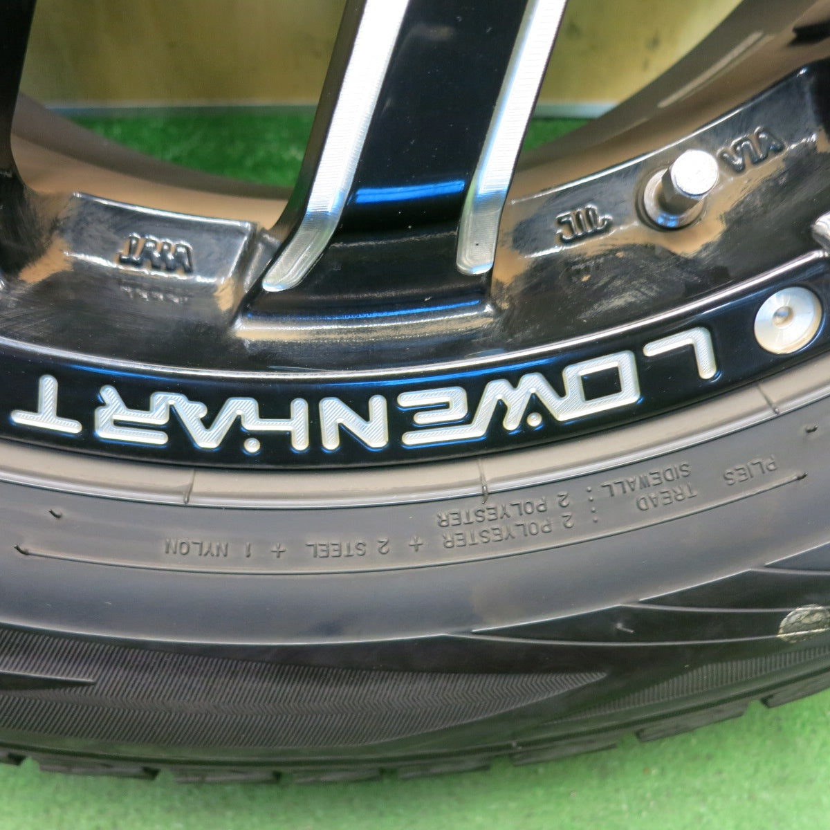 バリ溝！22年！キレイ！9.5分◎Lowenhart GXL206 225/65R17 スタッドレス ダンロップ ウインターマックス SJ8 SJ8+ レーベンハート 17インチ PCD114.3/5H◎6090608HAス