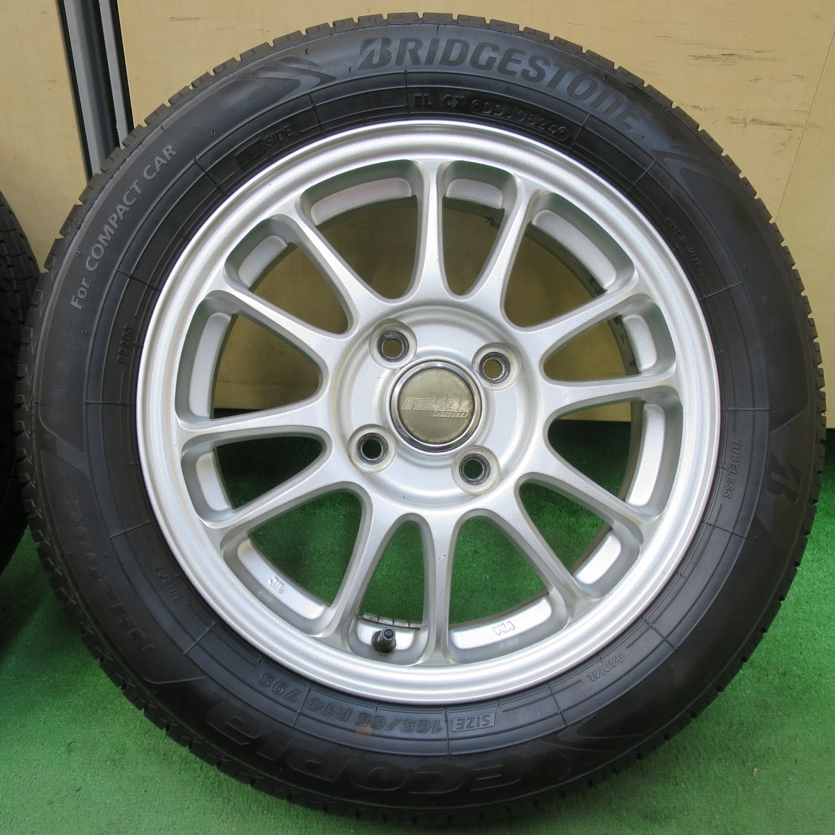 [送料無料] バリ溝！24年！9分★165/65R14 ブリヂストン エコピア NH200C FINAL MIND ファイナルマインド 14インチ ソリオ ハスラー 等 PCD100/4H★5022406イノ