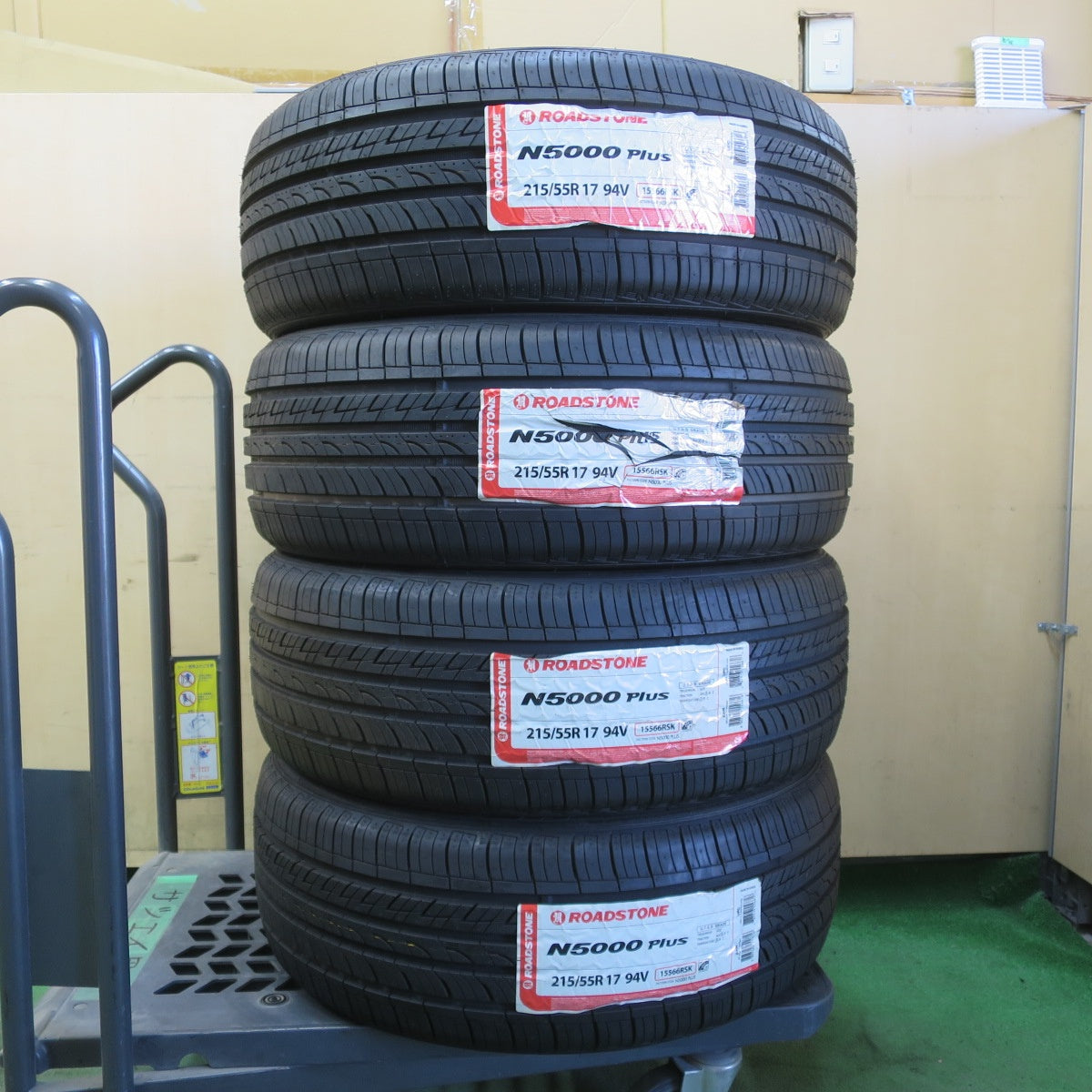 未使用★215/55R17 ロードストーン N5000 プラス ROADSTONE Plus タイヤ 17インチ クラウン オデッセイ 等★6061010イノタ