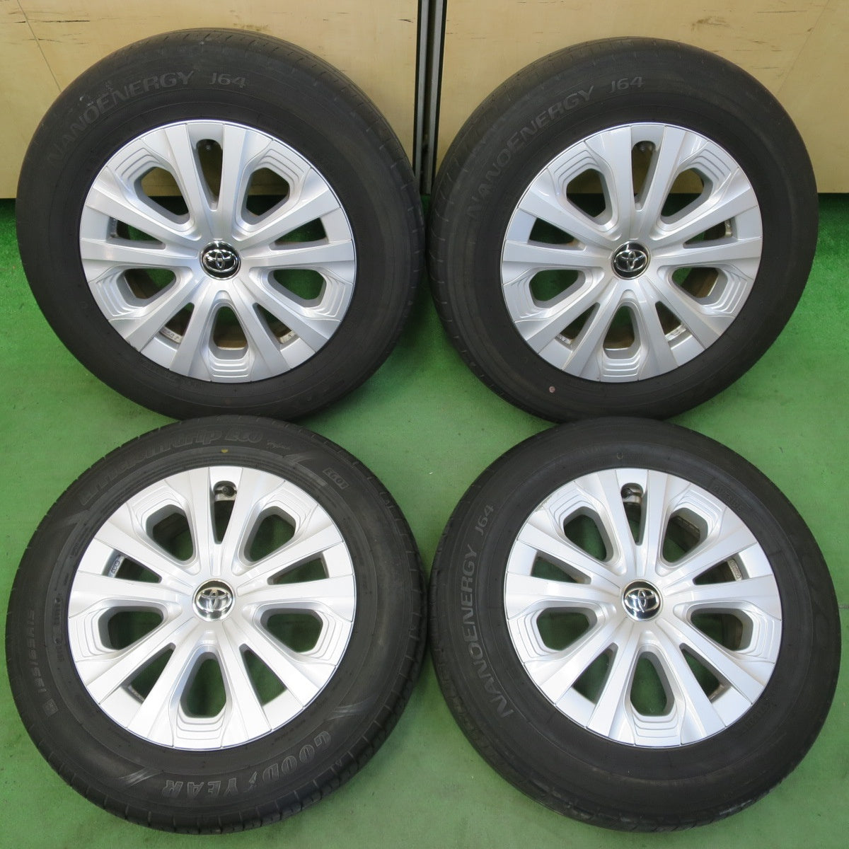 4本価格★トヨタ 50系 プリウス 純正 195/65R15 トーヨー ナノエナジー J64 グッドイヤー EfficientGrip ECO hybrid EG01 15インチ PCD100/5H★5051304イノ