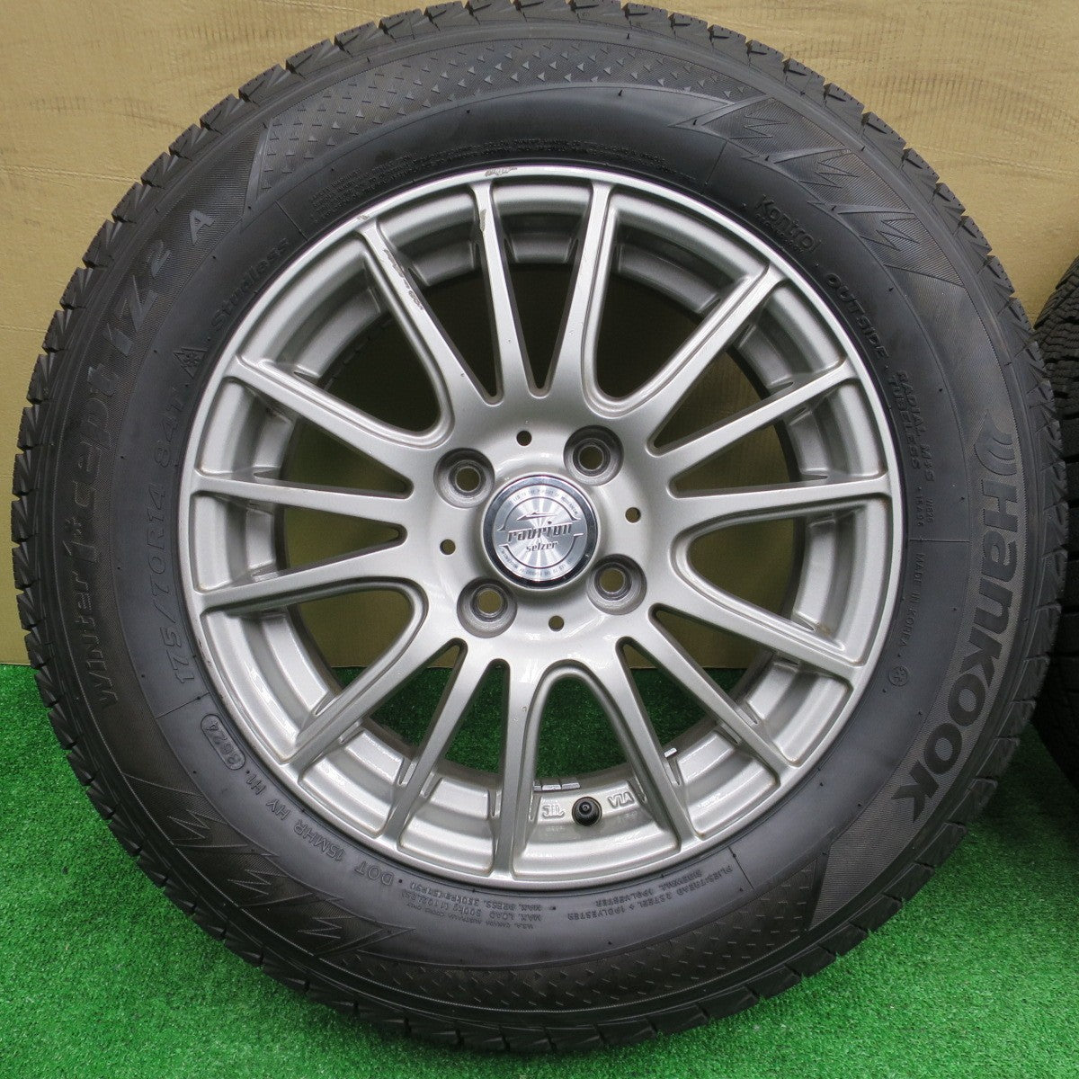 超バリ溝！24年！キレイ！ほぼ10分★スタッドレス 175/70R14 ハンコック ウインター アイセプト IZ2A ravrion selzer ラブリオン 14インチ PCD100/4H★5120503NKス