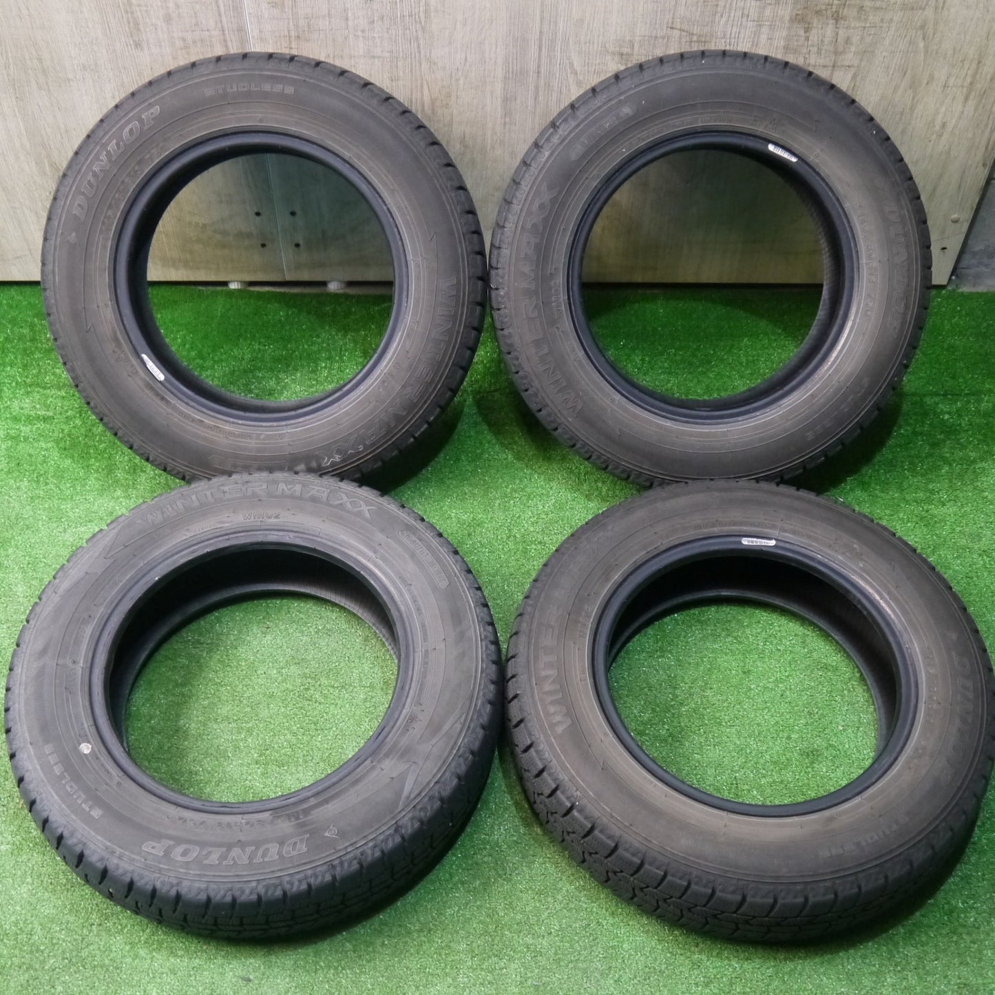 バリ溝！8.5分★スタッドレス 145/80R13 ダンロップ ウインターマックス WM02 タイヤ 13インチ モコ ワゴンR アルト N-BOX 等★6052206KKスタ