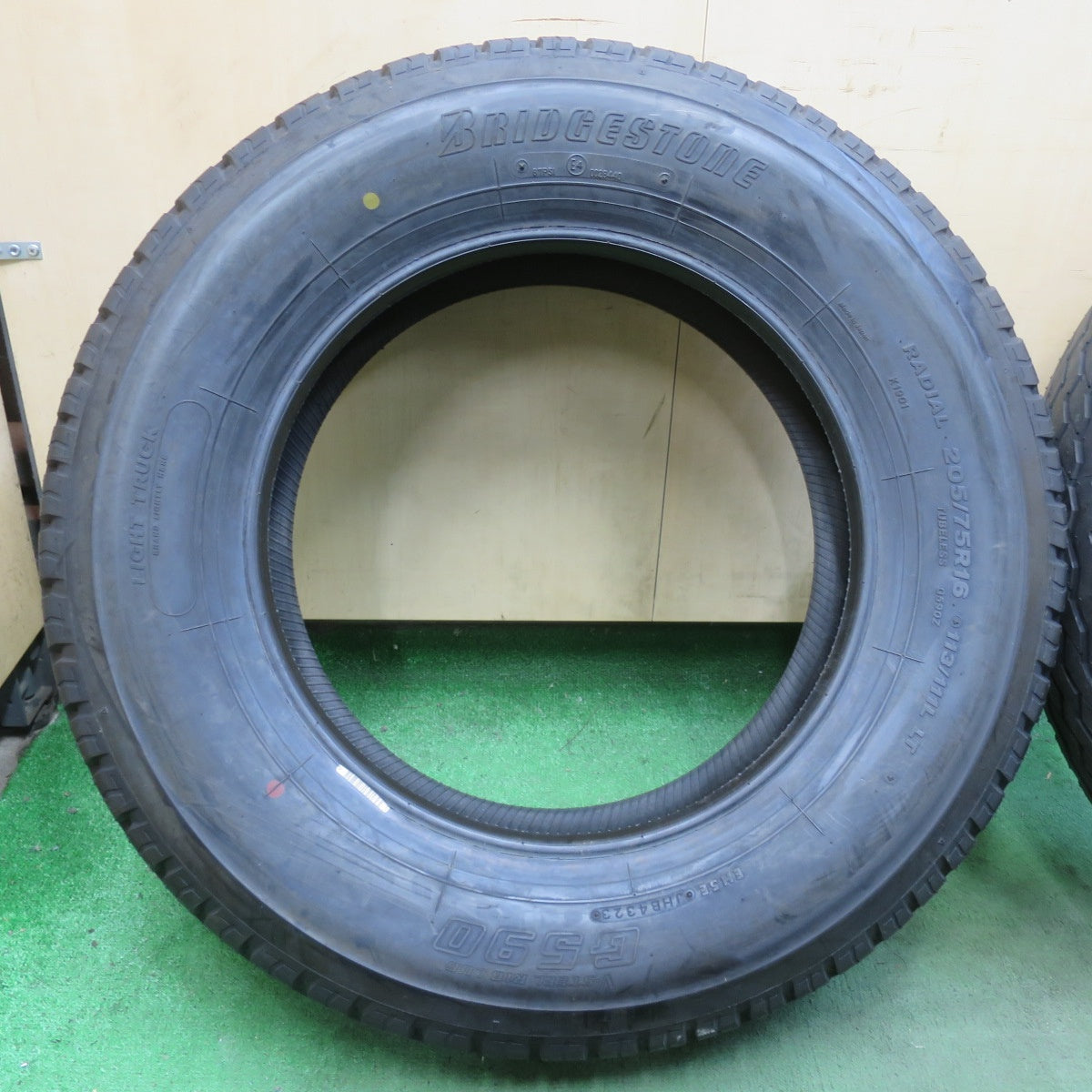 ほぼ未使用！23年！6本★トラック タイヤ 205/75R16 113/111L ブリヂストン G590 16インチ★6021710イノタ