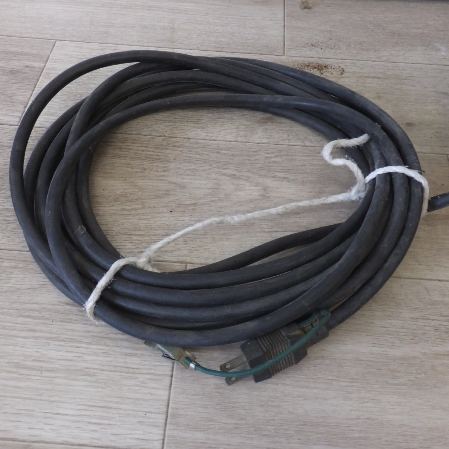 [送料無料] 岐阜発★マキタ makita チェーンのみ 7100B　100V 12A 50-60Hz 1150W 3200/min.★