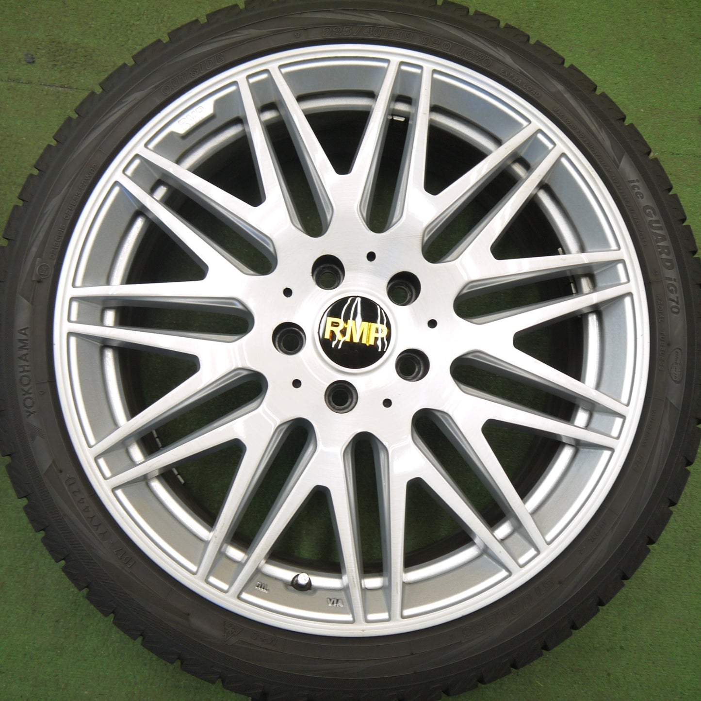 バリ溝！9.5分★ベンツ 等 RMP 225/40R18 スタッドレス ヨコハマ アイスガード iG70 18インチ PCD112/5H★6031101Hス