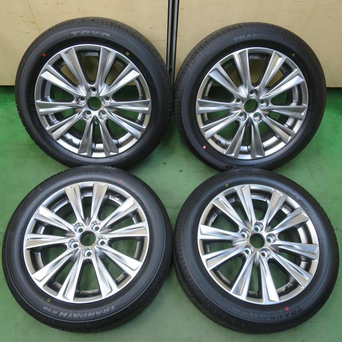 新車外し！22年★トヨタ 30系 アルファード ヴェルファイア 純正 235/50R18 トーヨー トランパス R30 18インチ PCD114.3/5H★5123001イノ