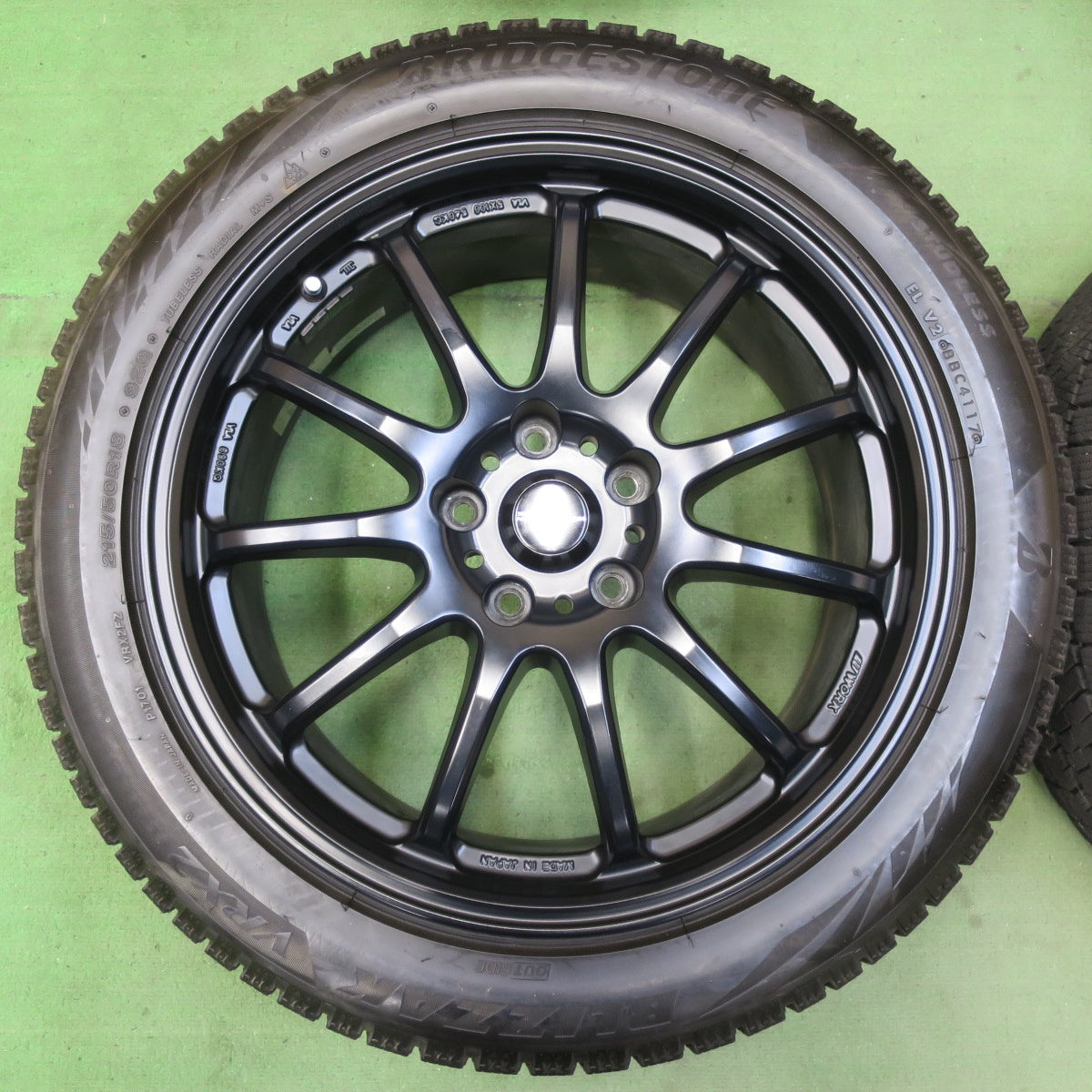 バリ溝！キレイ！9分★WORK EMOTION 11R 215/50R18 スタッドレス ブリヂストン ブリザック VRX2 18インチ ワーク エモーション PCD114.3/5H★5070602イス