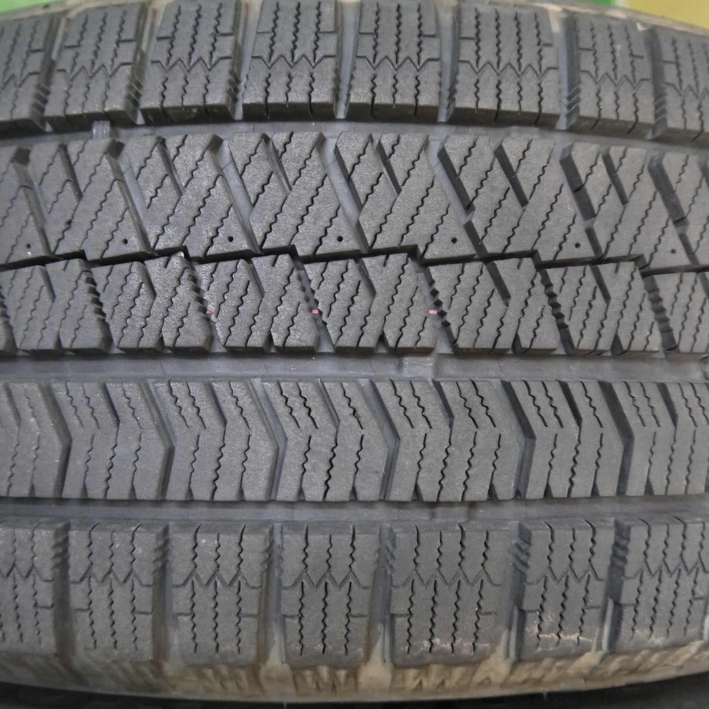 バリ溝！21年！キレイ！9.5分★スタッドレス 215/60R17 ブリヂストン ブリザック VRX2 BALMINUM BR10 バルミナ 17インチ PCD114.3/5H★5121903Hス