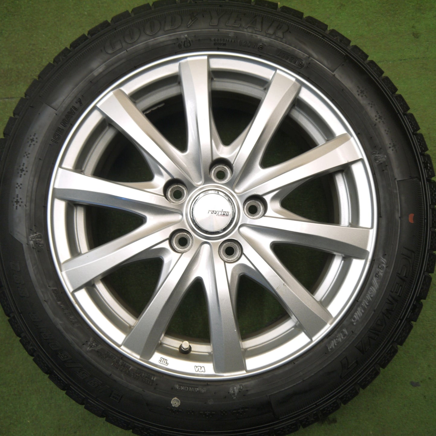 4本価格★スタッドレス 195/60R16 グッドイヤー アイスナビ7 ravrion RS01 ラブリオン 16インチ PCD114.3/5H★6031004Hス