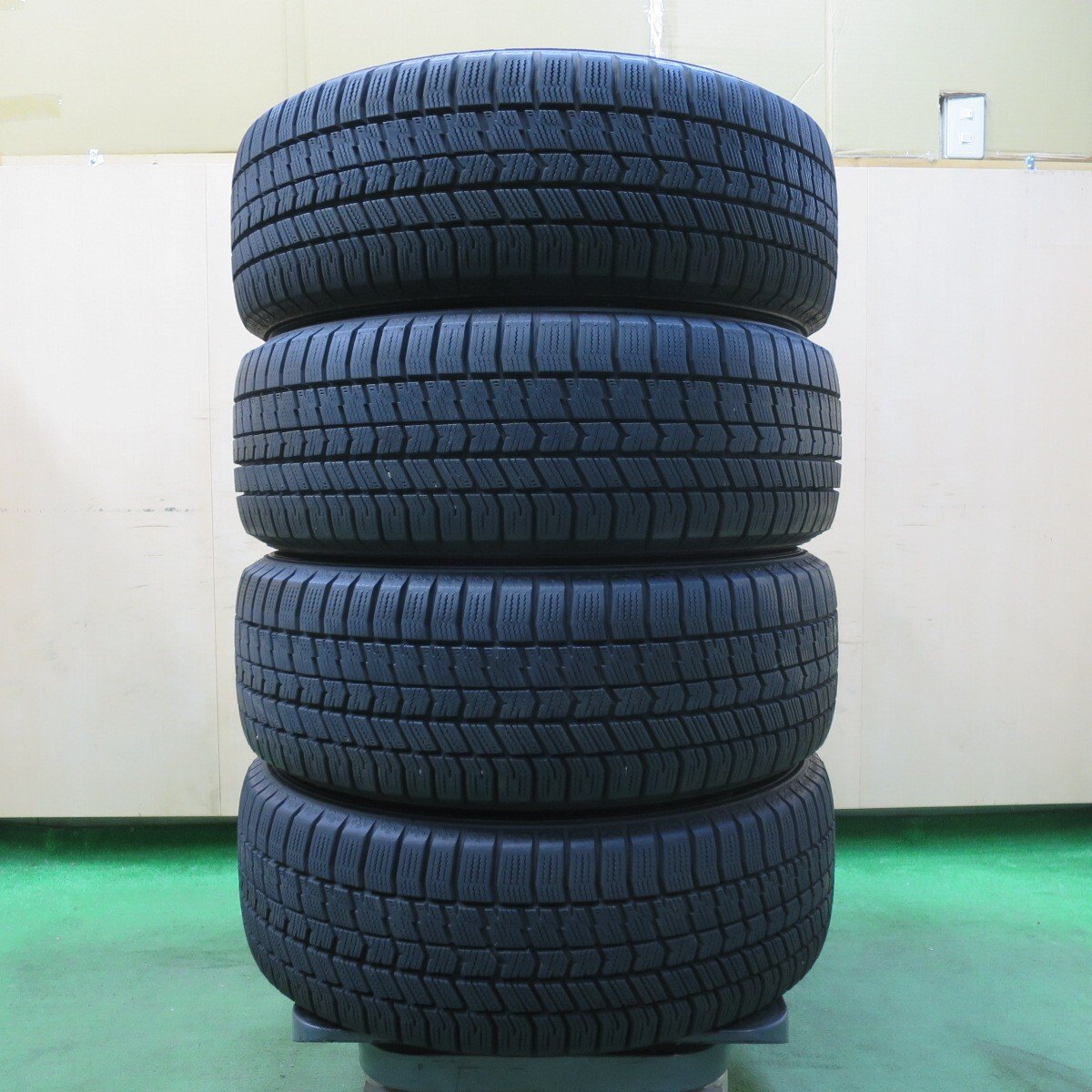 バリ溝！22年！キレイ！ほぼ10分★スタッドレス 205/55R16 グッドイヤー アイスナビ8 ravrion LUMIERE ラブリオン 16インチ PCD114.3/5H★5013104イス