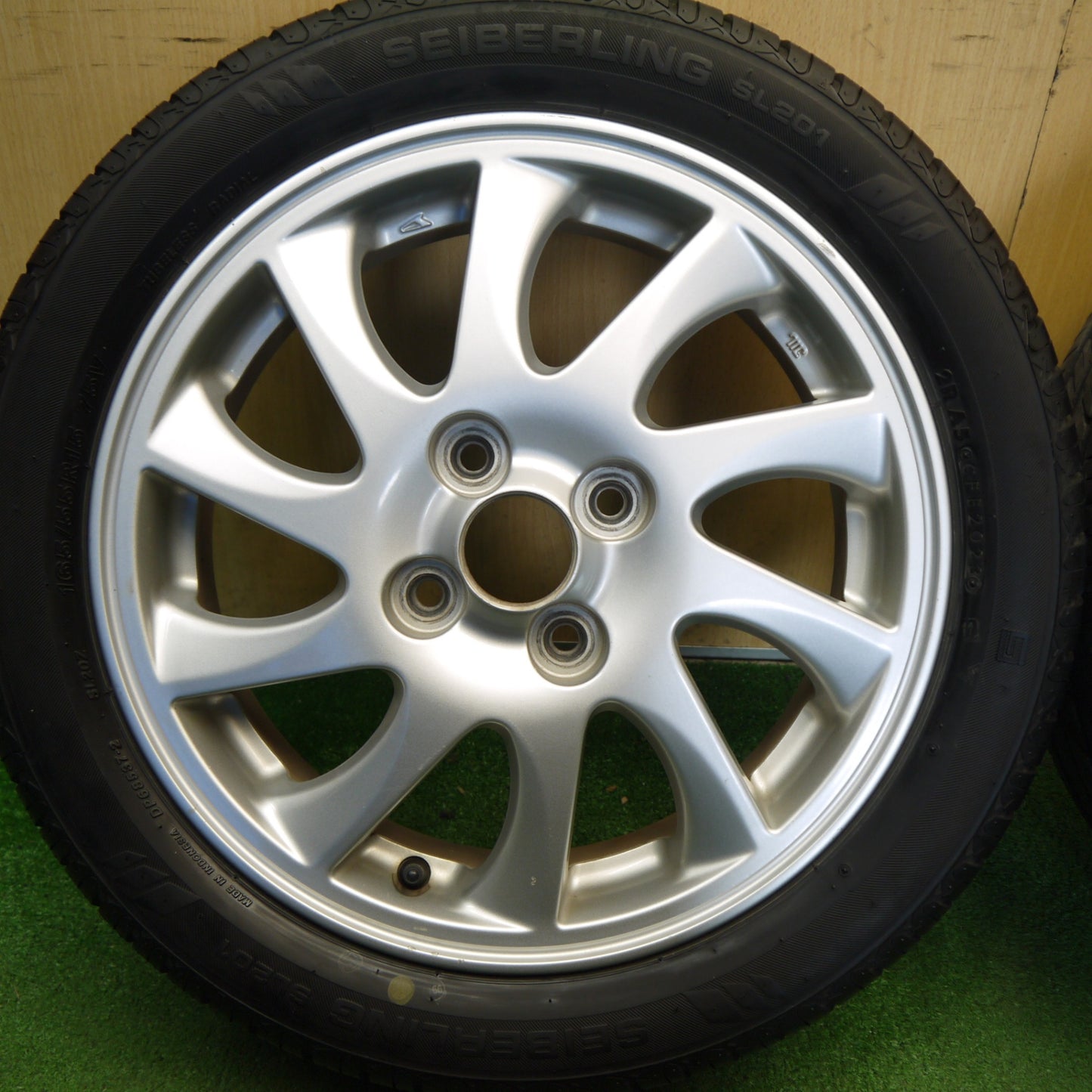バリ溝！23年！8.5分★ダイハツ ムーヴ カスタム 純正 165/55R15 セイバーリング SL201 15インチ PCD100/4H★6042707Hノ