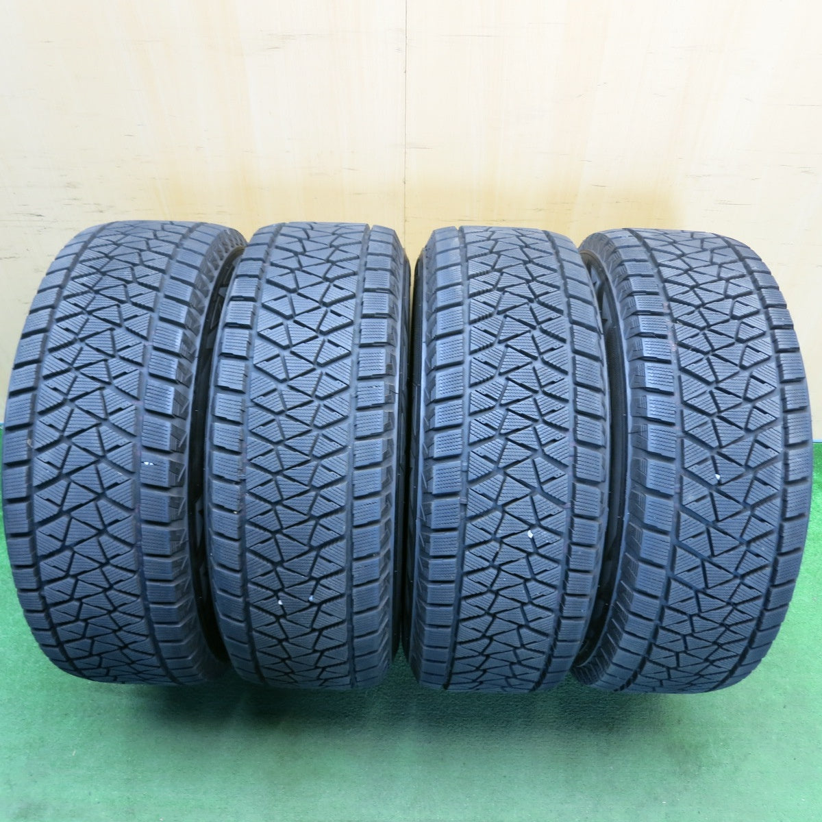 バリ溝！9.5分★トヨタ 150系 ランクル プラド 純正 265/65R17 スタッドレス ブリヂストン ブリザック DM-V2 17インチ PCD139.7/6H★6041901HAス
