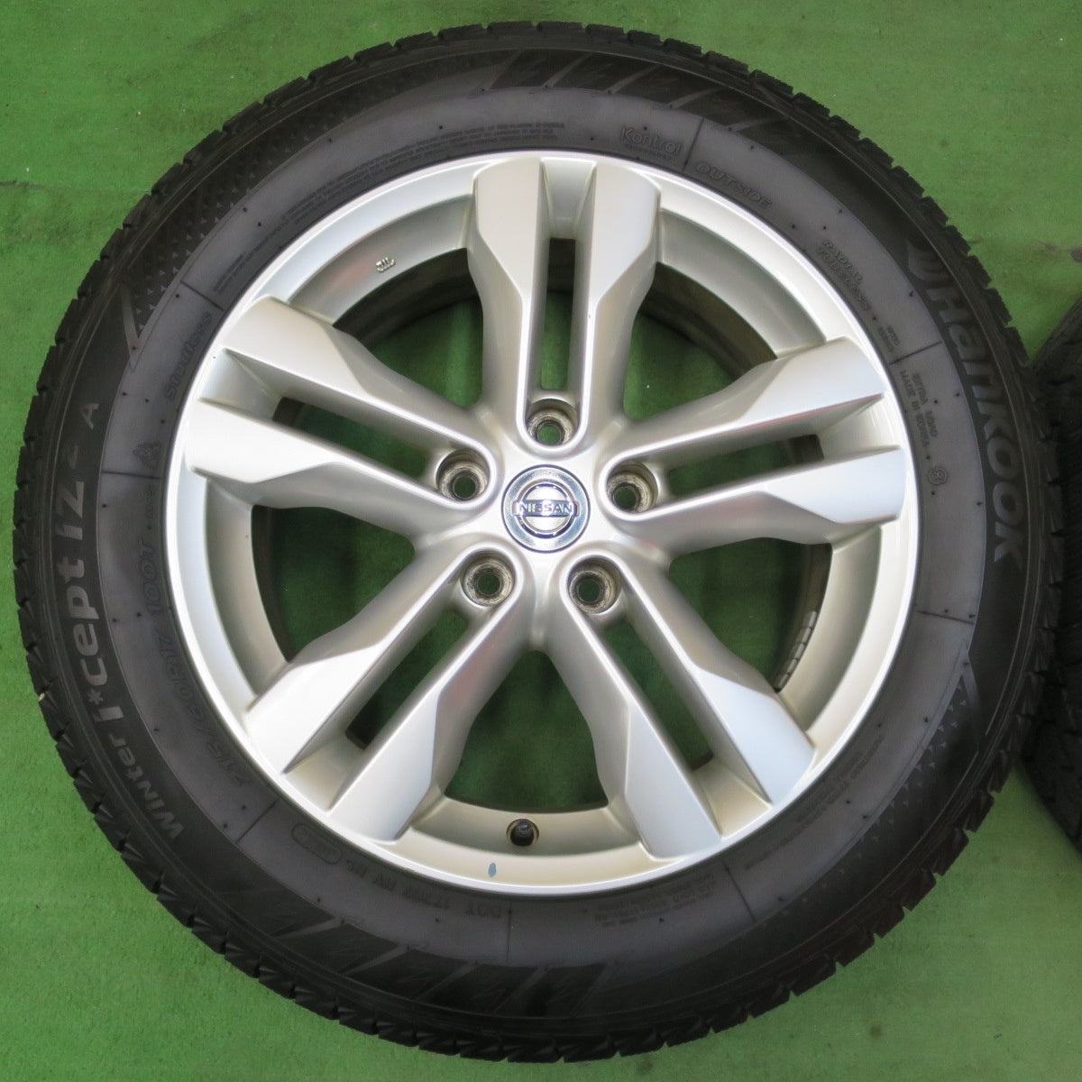 [送料無料] バリ溝！22年！9.5分★日産 T31 エクストレイル 純正 215/60R17 スタッドレス ハンコック ウインター アイセプト IZ2A 17インチ PCD114.3/5H★5011512イス