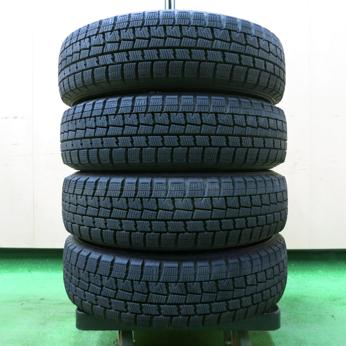 *送料無料* バリ溝！キレイ！ほぼ10分★スタッドレス 155/65R14 ダンロップ ウインターマックス WM01 slh 社外 アルミ 14インチ PCD100/4H★4052102イス