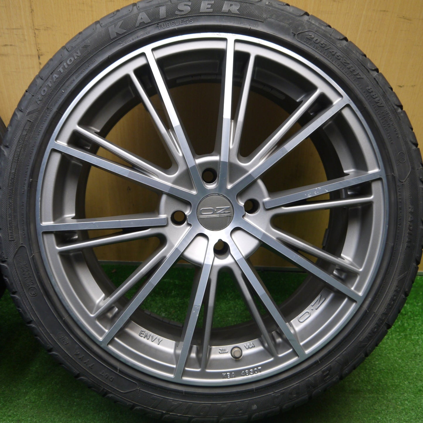 バリ溝！23年！9.5分★O・Z ENVY 205/45R17 ケンダ ラジアル カイザー OZ エンヴィ 17インチ PCD100/4H★6011304Hノ